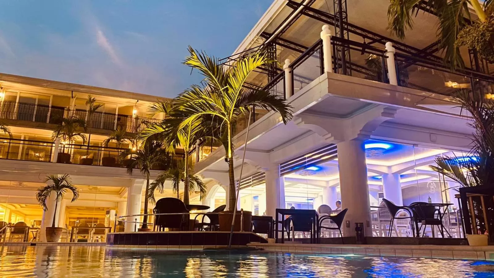 Swimming pool in Clarkton Hotel Apartment