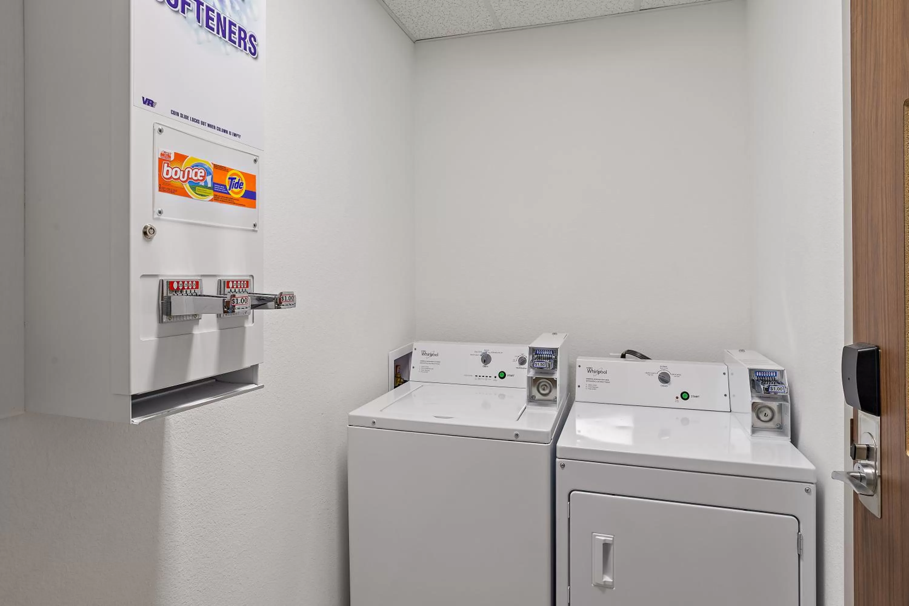 laundry in Holiday Inn Express St. Augustine - Vilano Beach by IHG