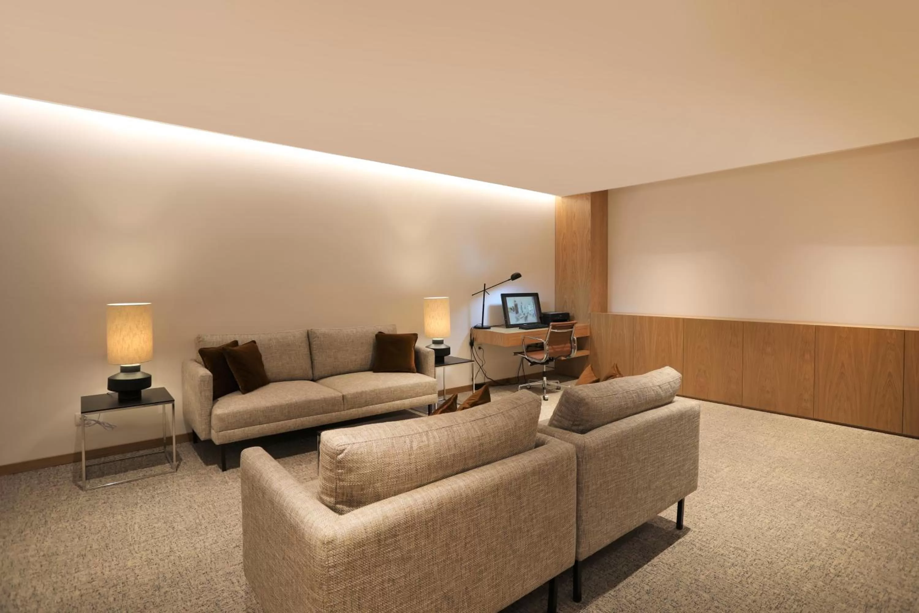 Communal lounge/ TV room in Iberostar Selection Lisboa