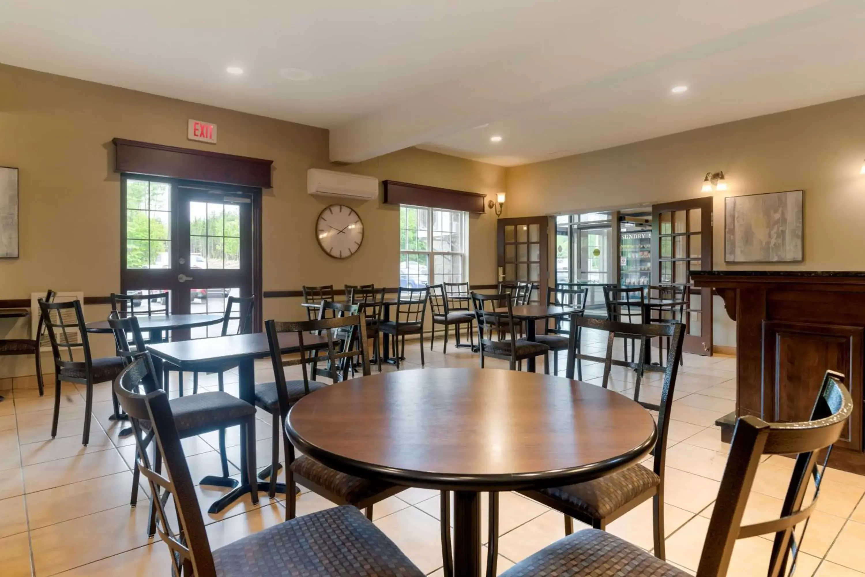 Breakfast, Restaurant/Places to Eat in Best Western Plus Fredericton Hotel & Suites