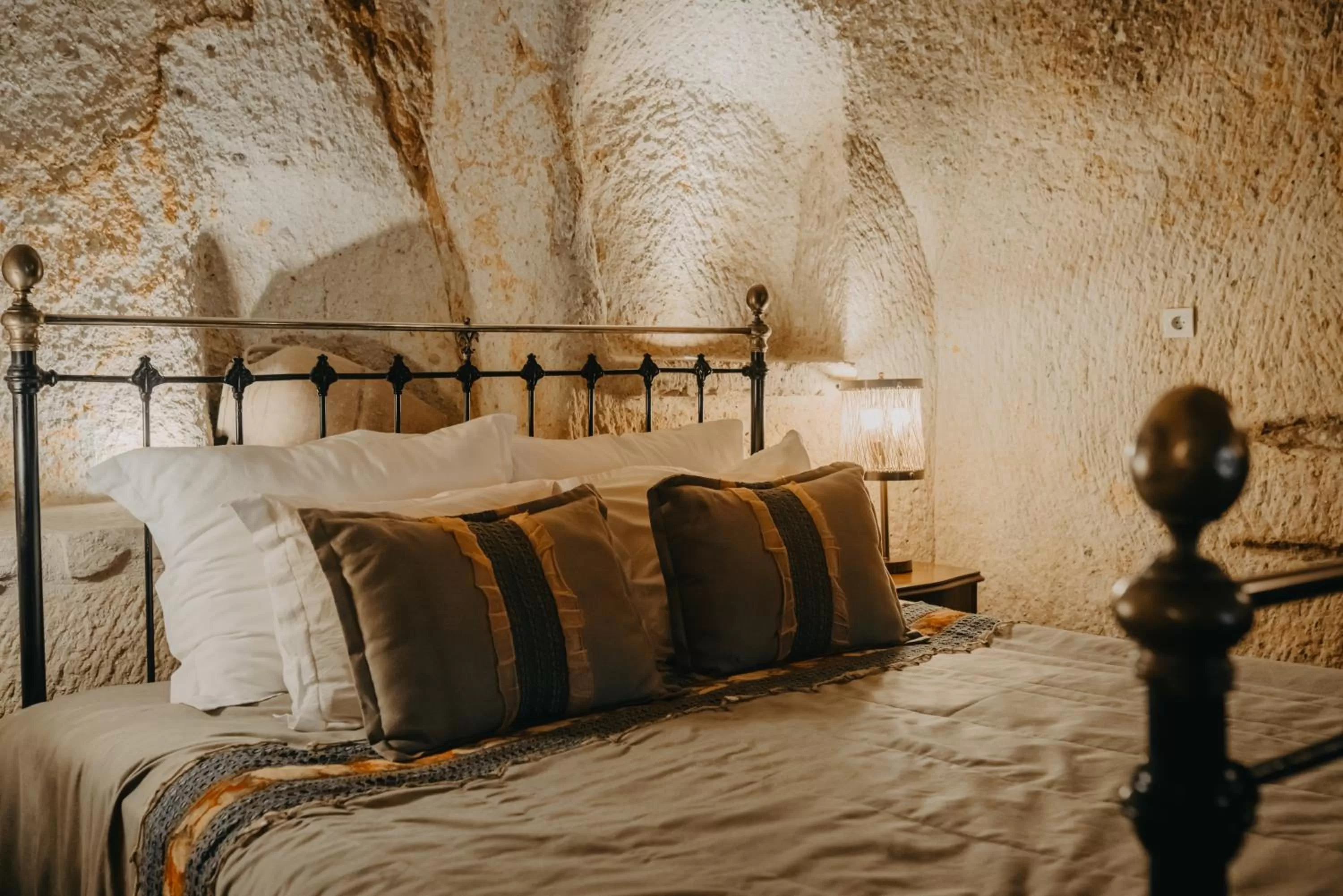 Bed in Dere Suites Cappadocia
