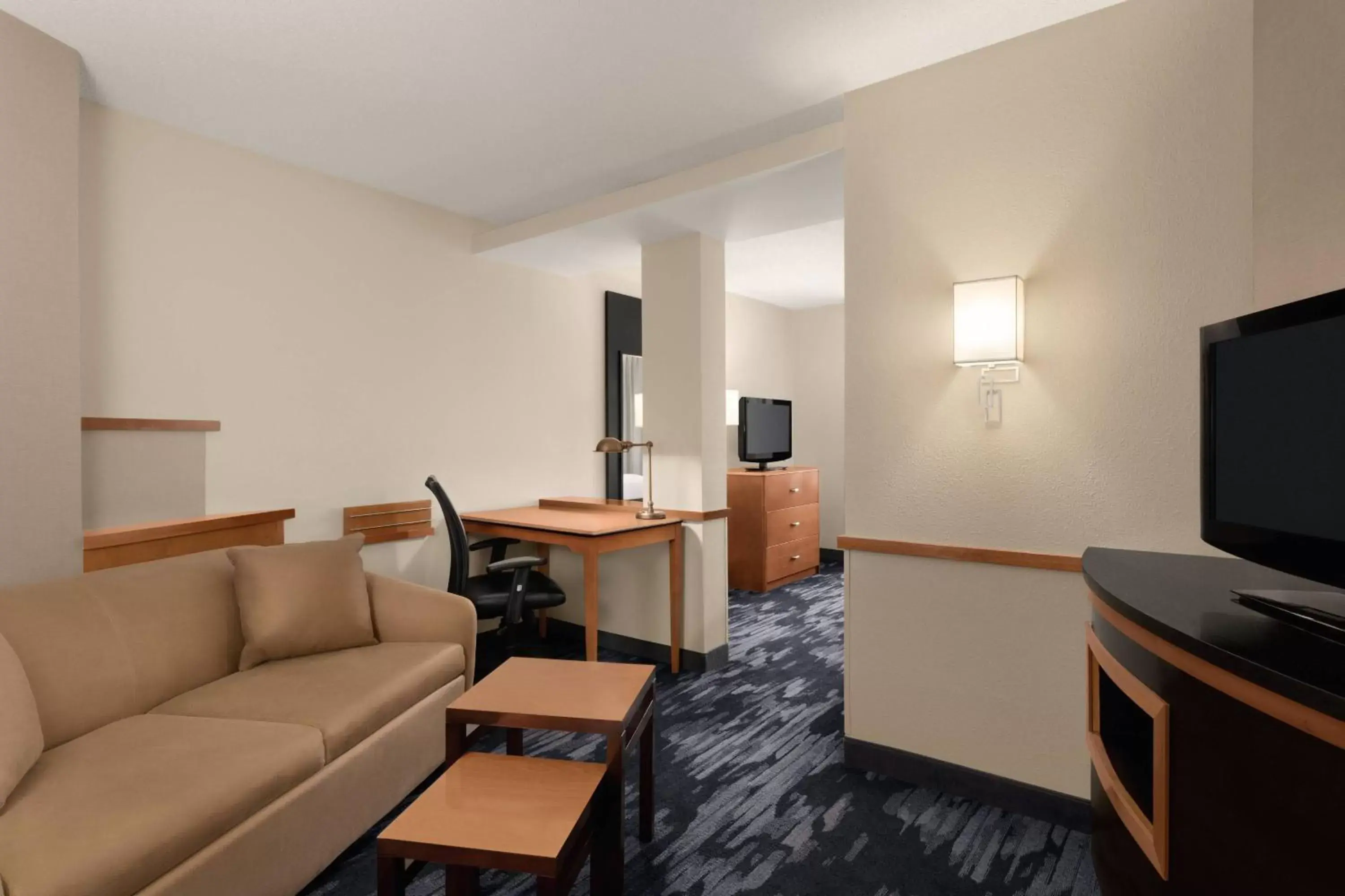 Photo of the whole room, Seating Area in Fairfield Inn & Suites by Marriott Tupelo