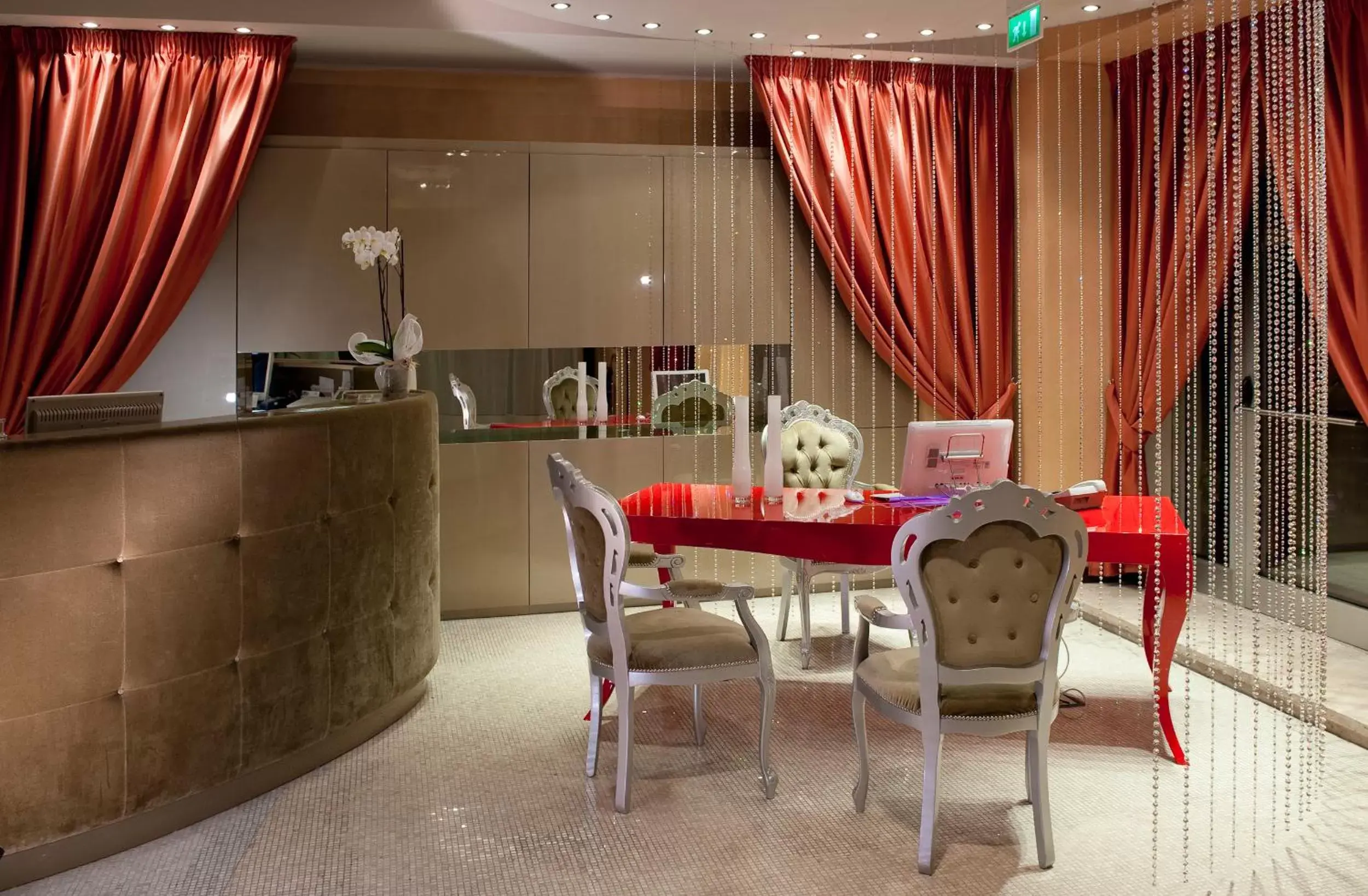 Lobby or reception, Dining Area in c-hotels Fiume