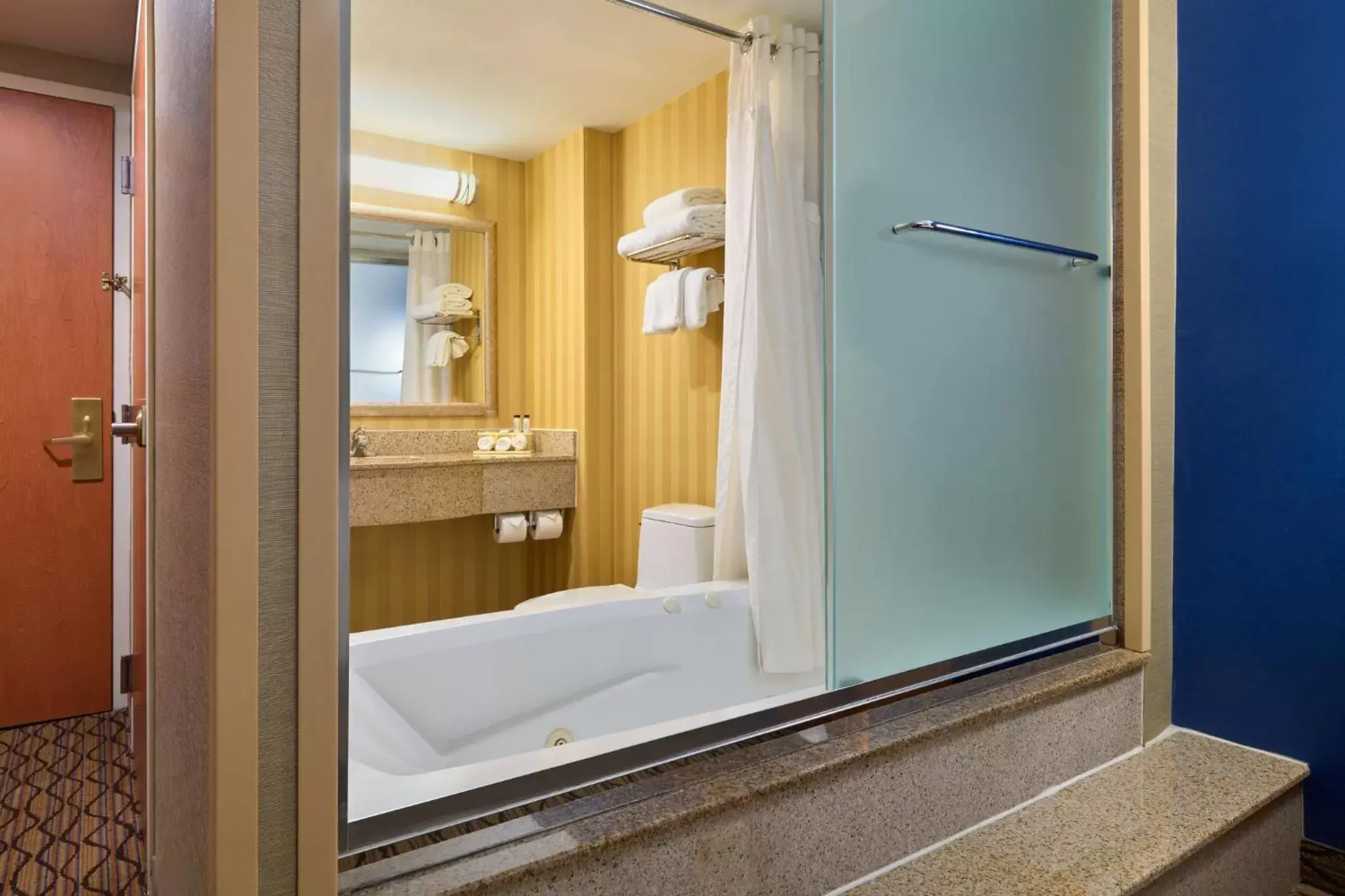 Photo of the whole room, Bathroom in Holiday Inn Express New York City Chelsea, an IHG Hotel