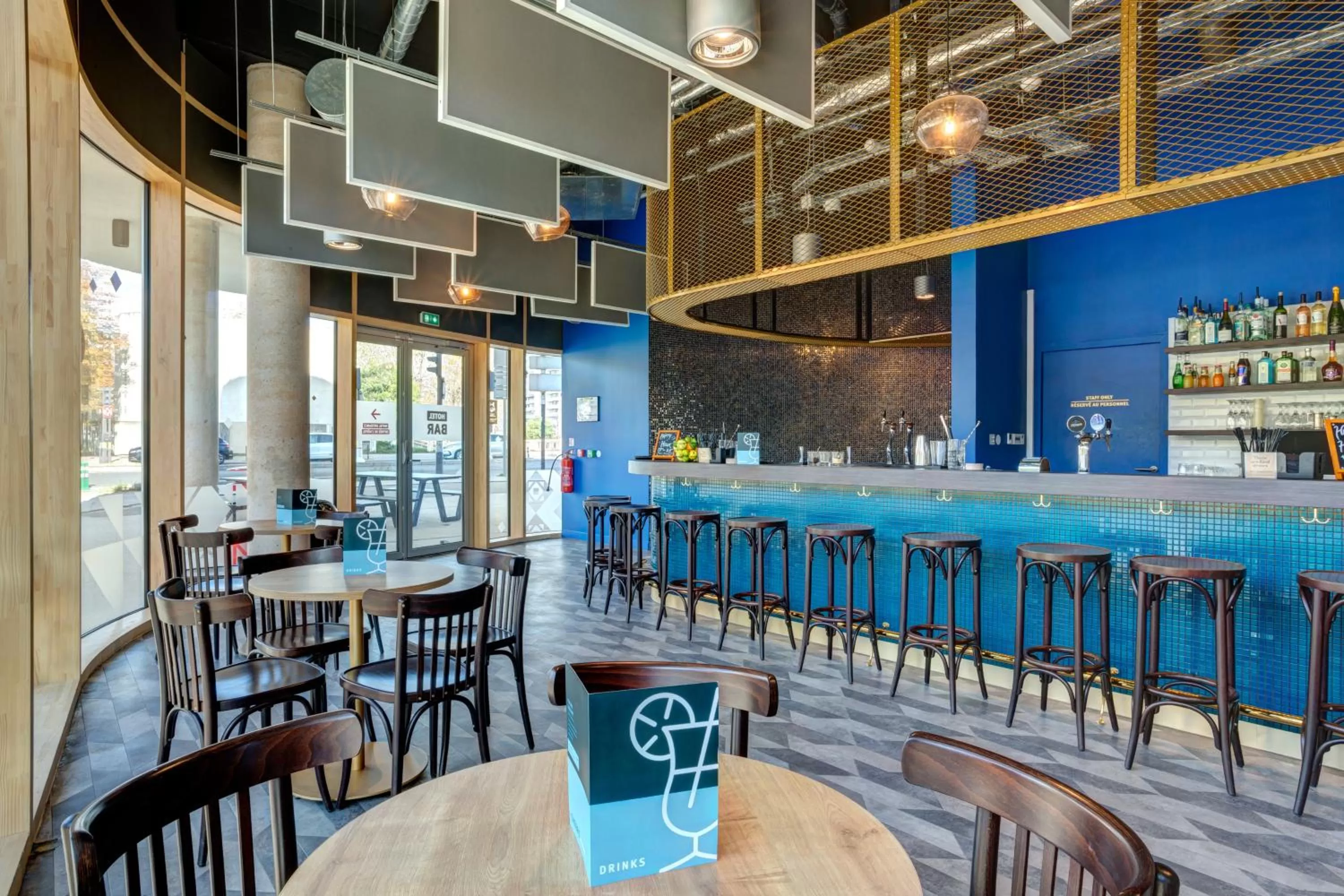 Lounge or bar, Restaurant/Places to Eat in MEININGER Hotel Paris Porte de Vincennes