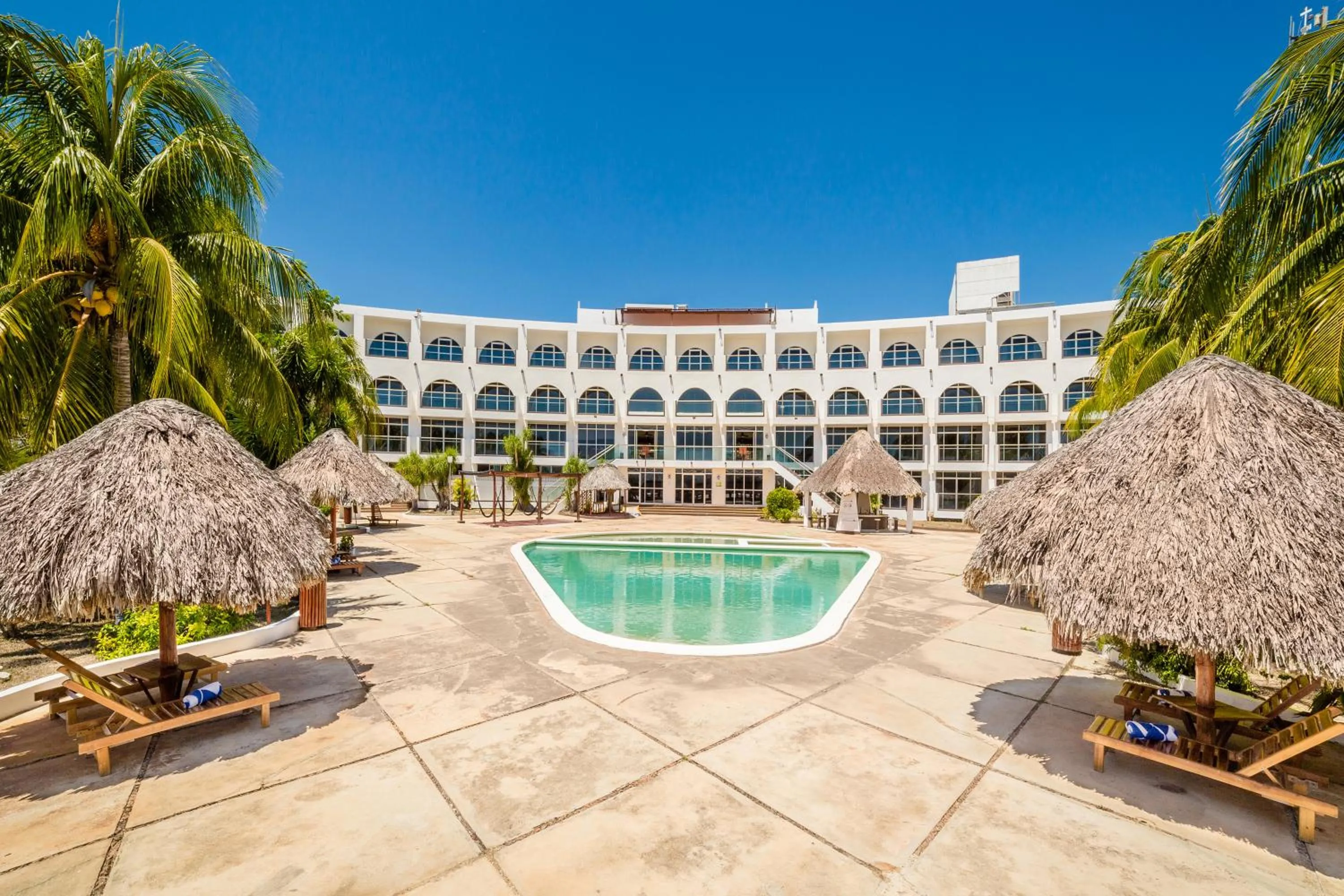 Swimming pool in Uxmal Resort Maya