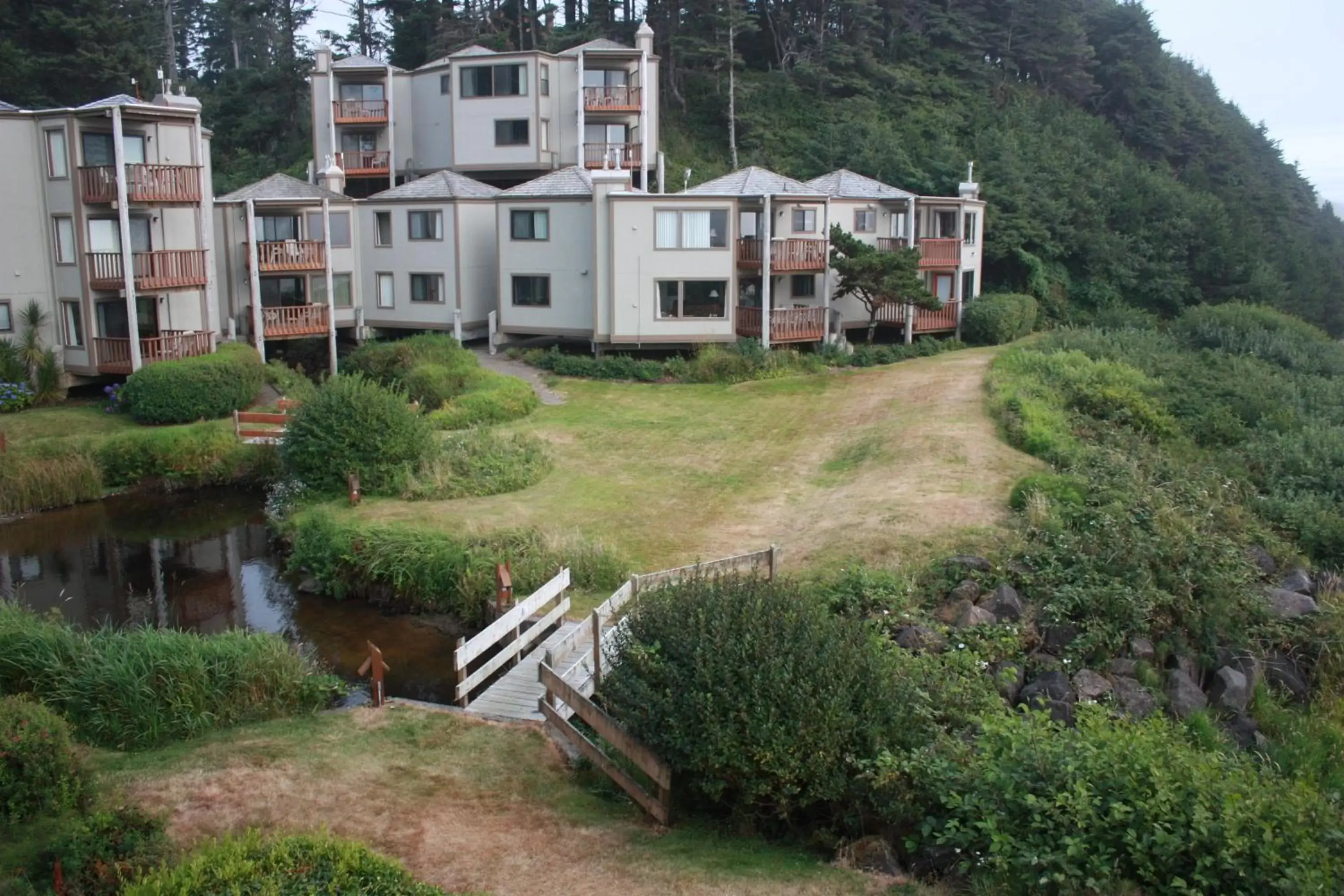 Property Building in Little Creek Cove Beach Resort