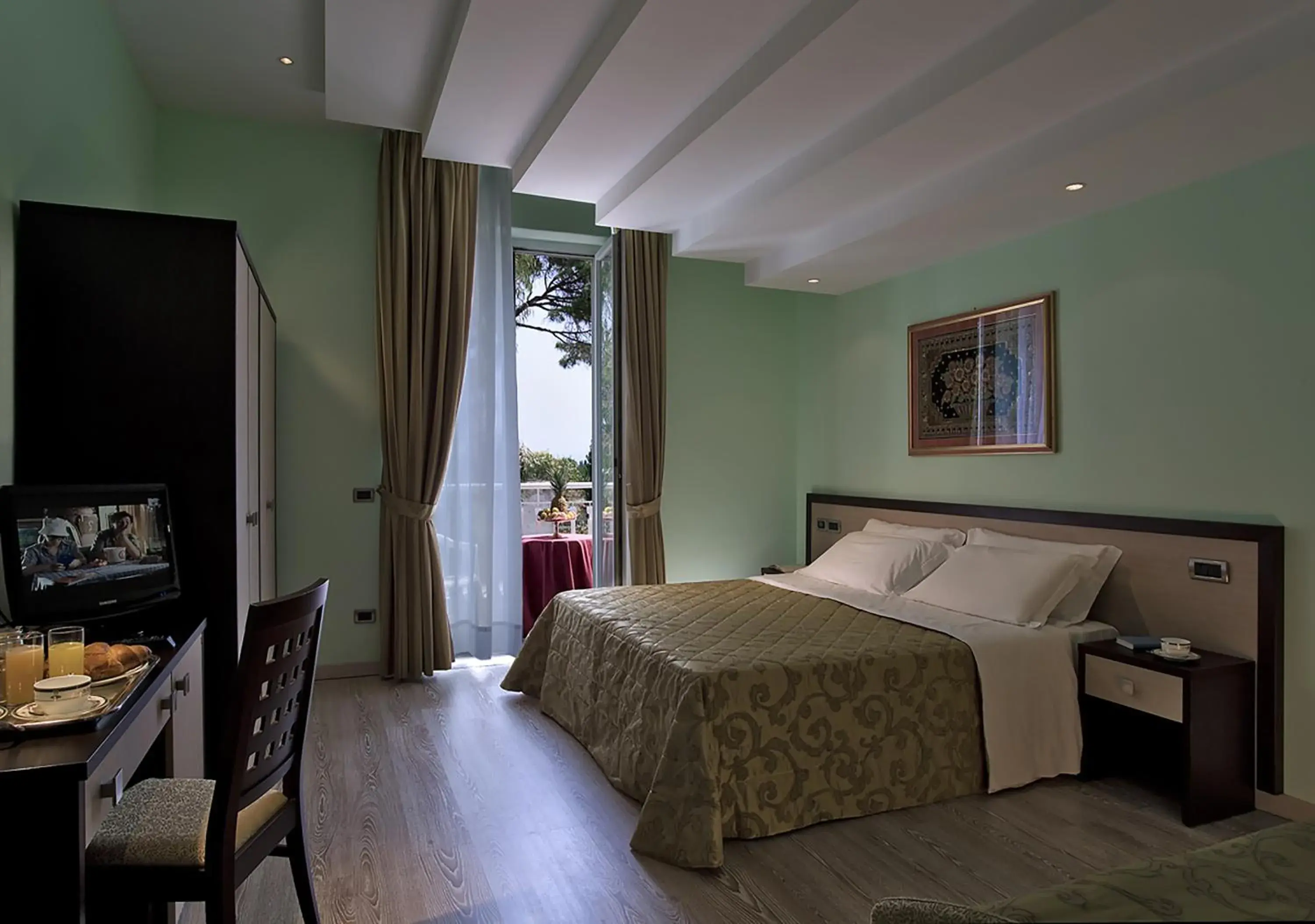 Photo of the whole room, Bed in Hotel Regina Palace Terme