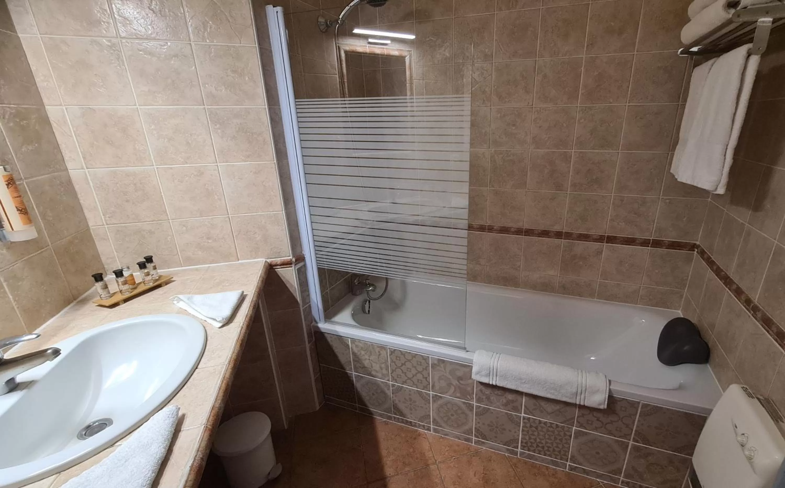 Bathroom in Logis Hôtel La Bastide Saint Bach