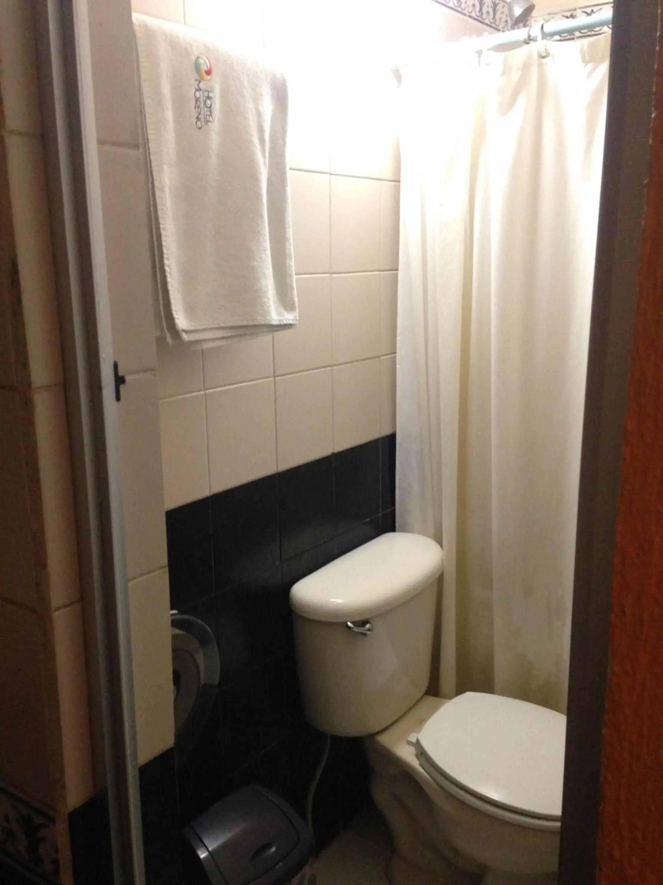 Bathroom in Hotel Moreno