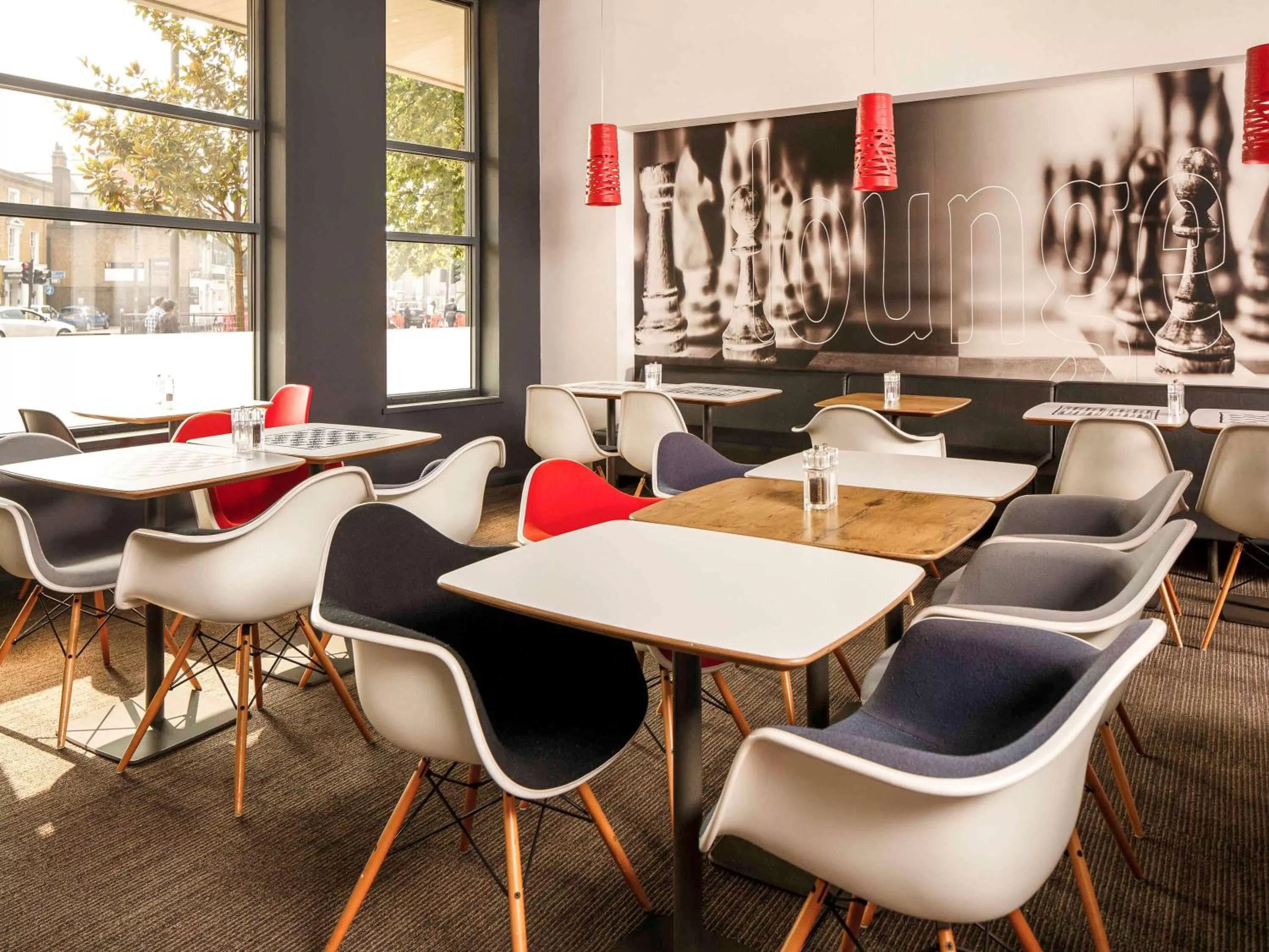 Restaurant/places to eat in ibis London Stratford