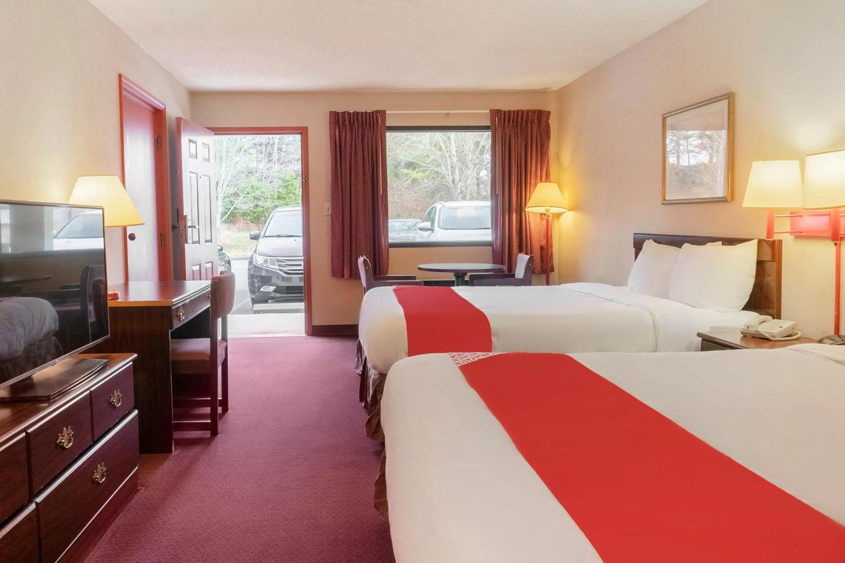 Bedroom, Bed in Days Inn by Wyndham Adairsville