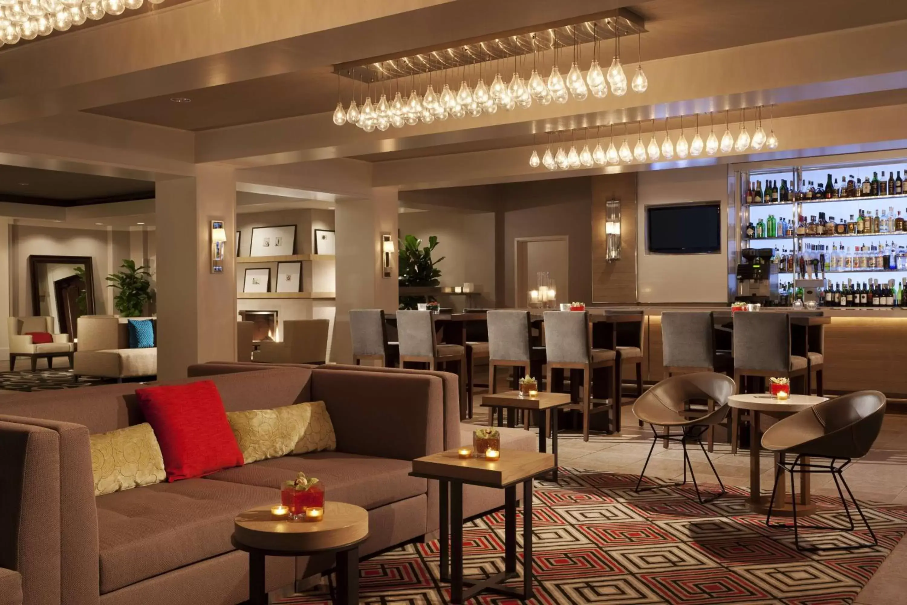 Lounge or bar in Hyatt Regency Newport Beach Lounge or bar in Hyatt Regency Newport Beach