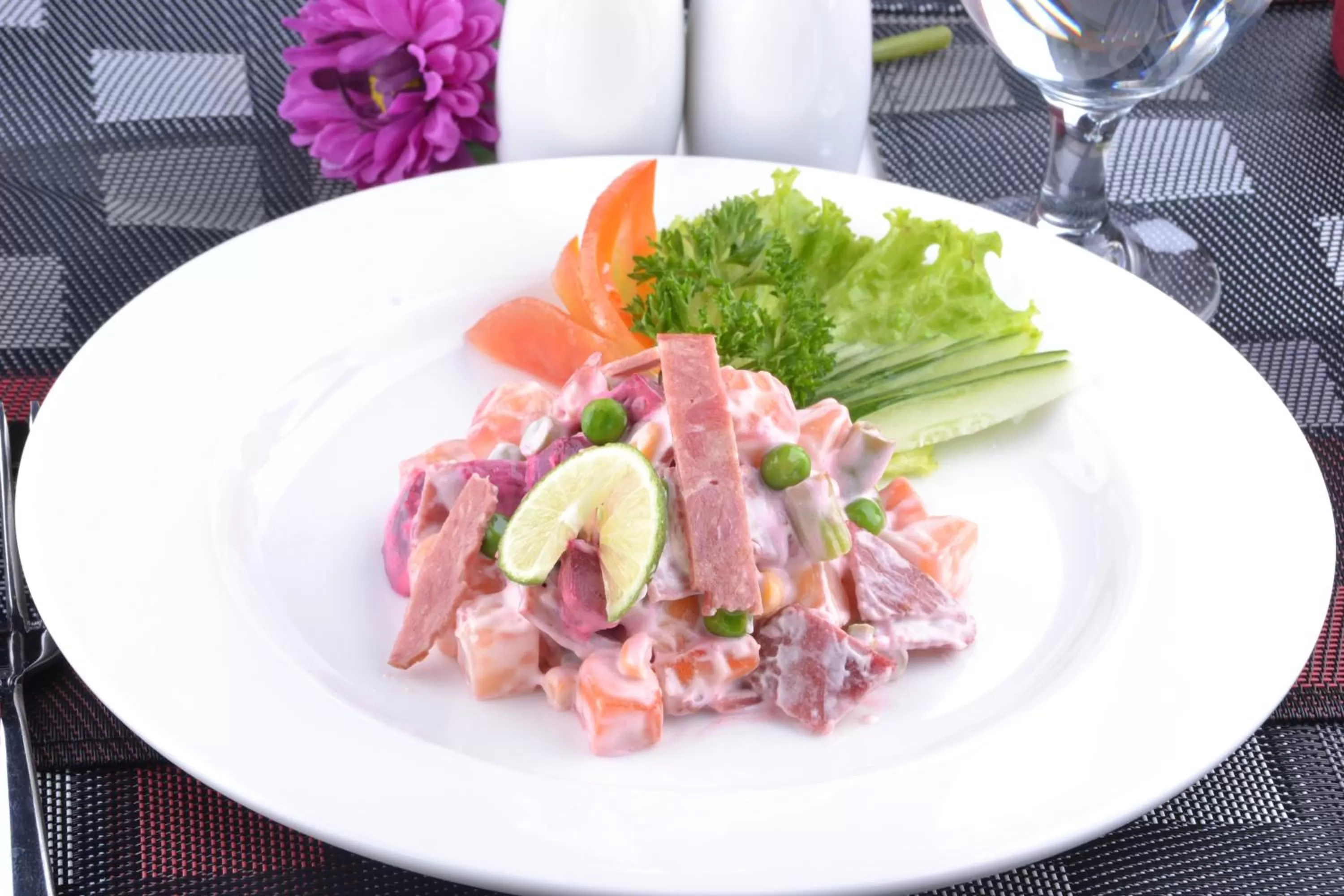 Food in The Cube Hotel Malioboro, Azana Hotels Collection