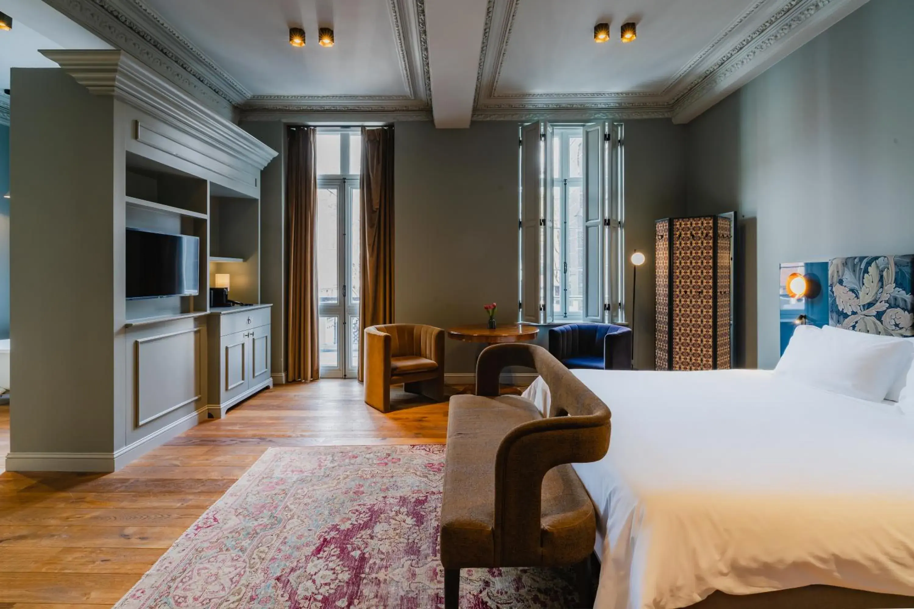 Bed, Seating Area in Hotel Monastère Maastricht