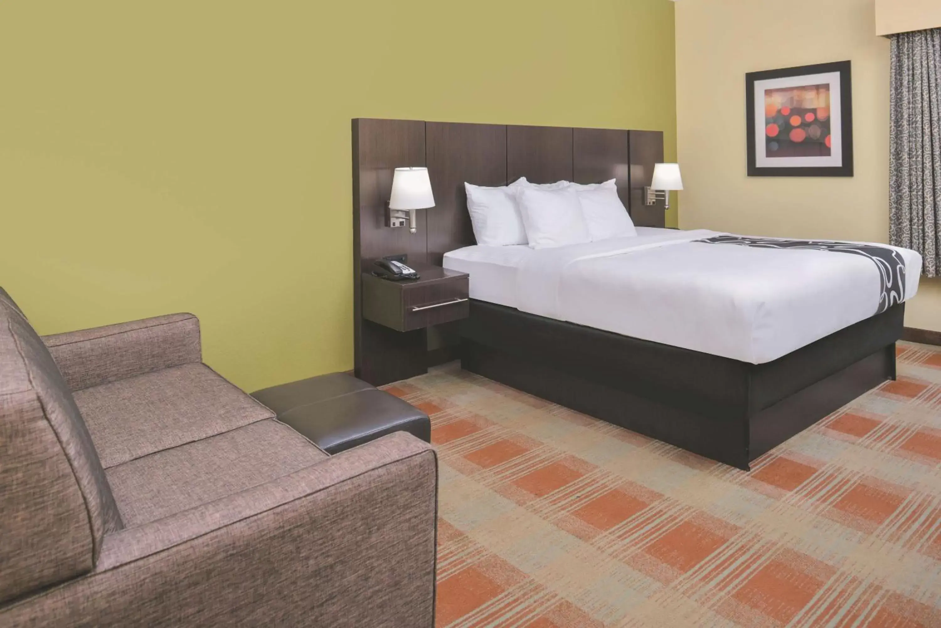 Photo of the whole room, Bed in La Quinta by Wyndham Atlanta South - Newnan