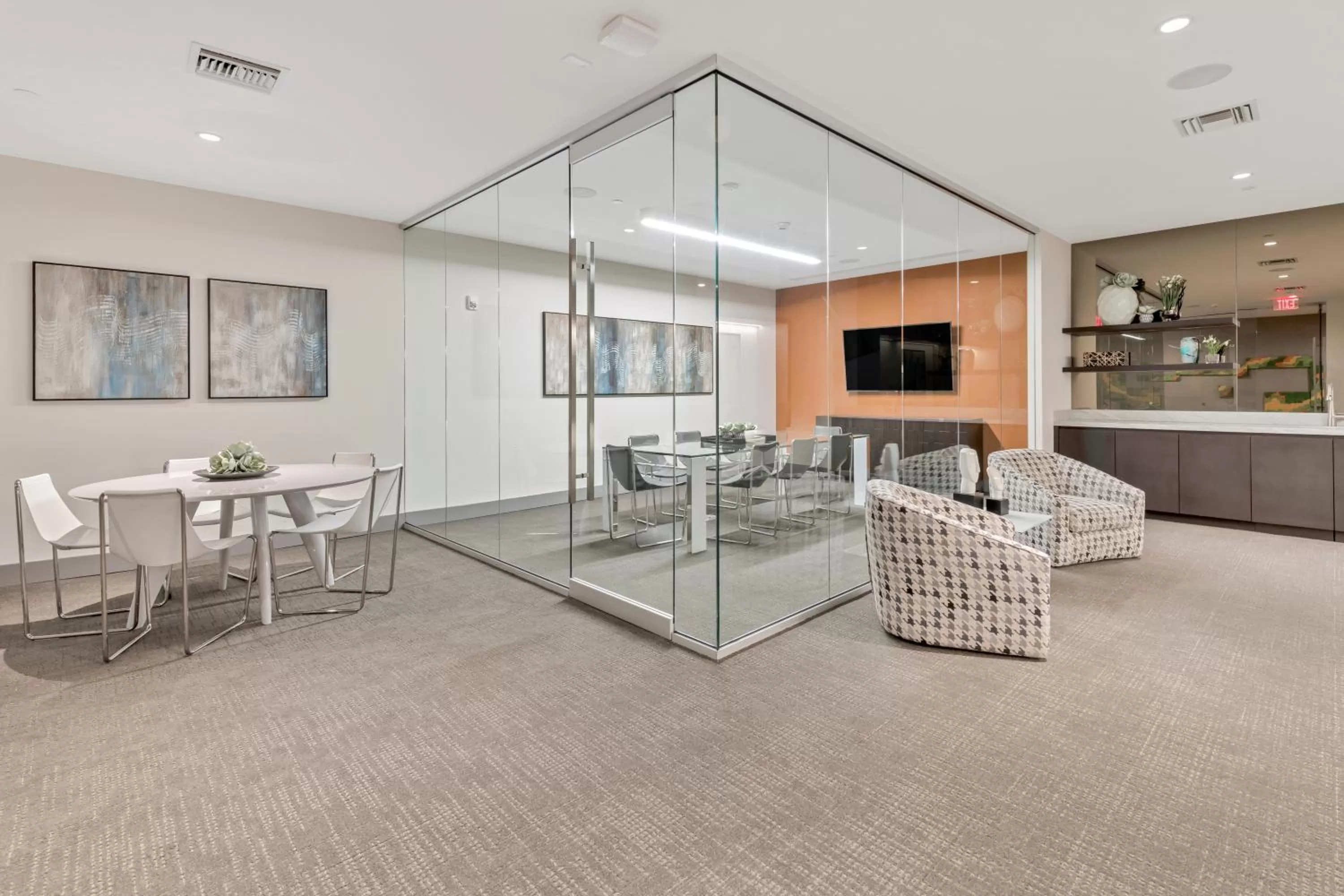 Business facilities in Provident Grand Luxury Short-Term Residences