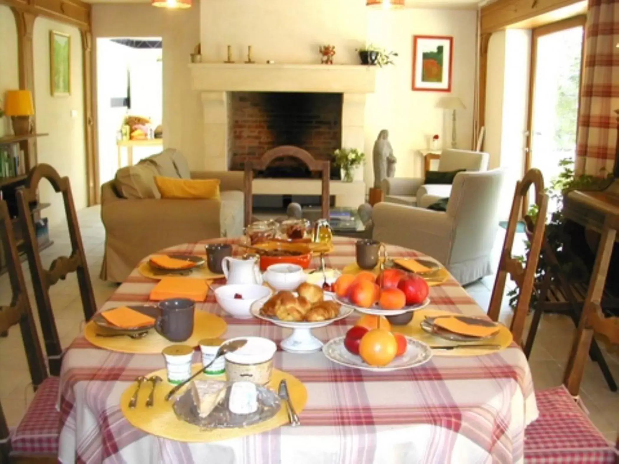 Dining area in Le Clos Fleuri