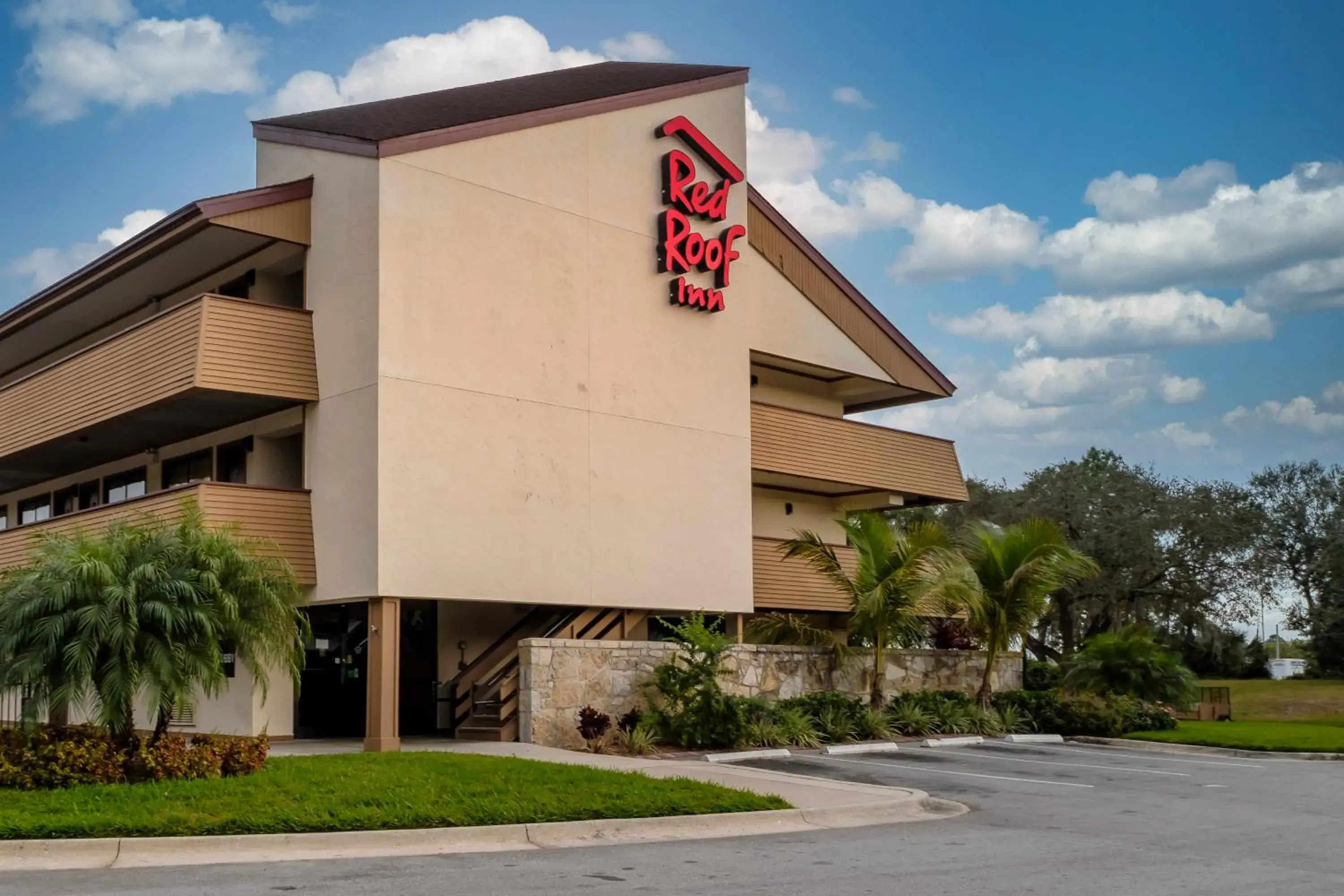 Property building in Red Roof Inn Tampa - Brandon Property building in Red Roof Inn Tampa - Brandon