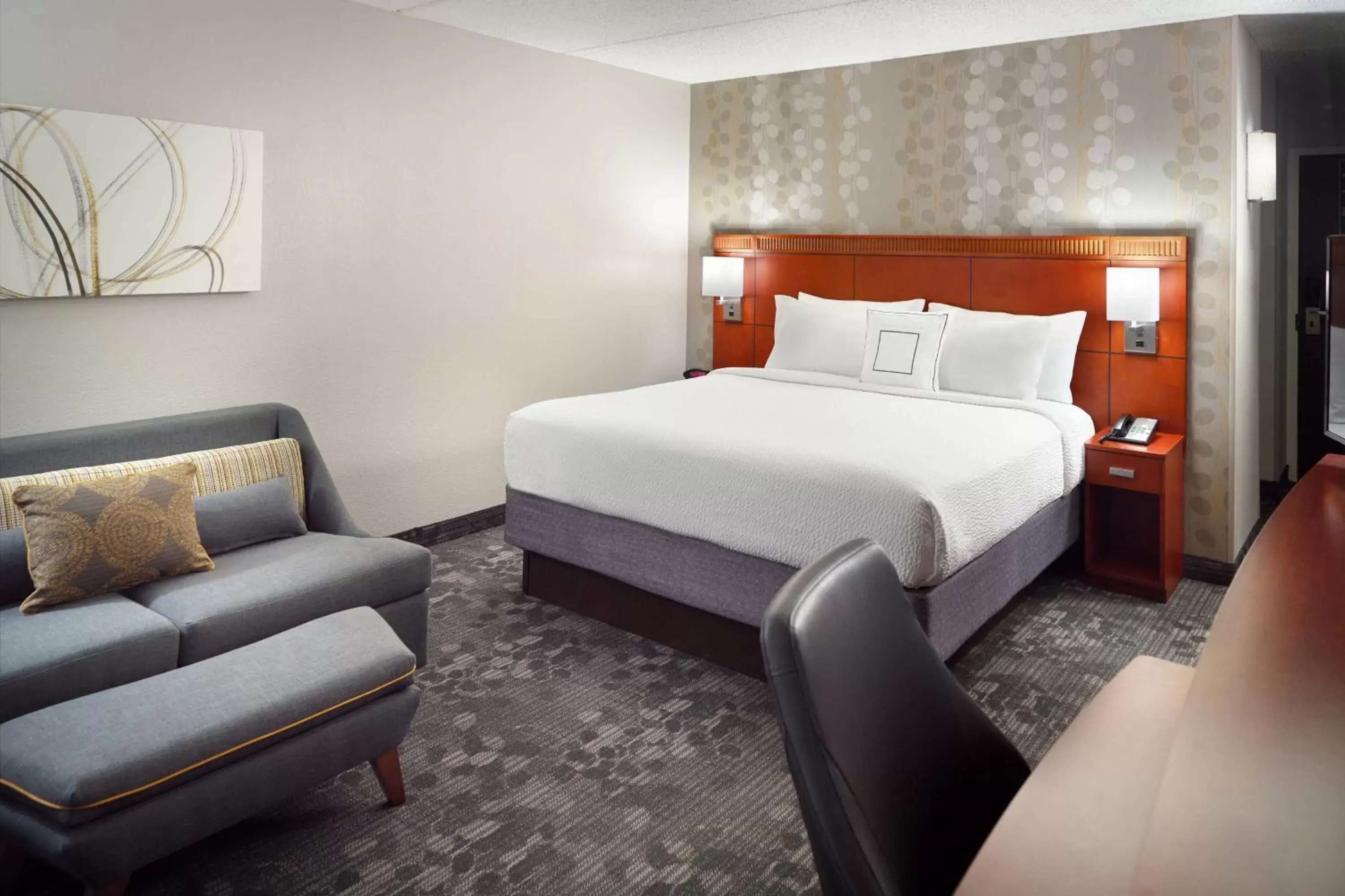Photo of the whole room, Bed in Courtyard by Marriott Atlanta Airport South/Sullivan Road