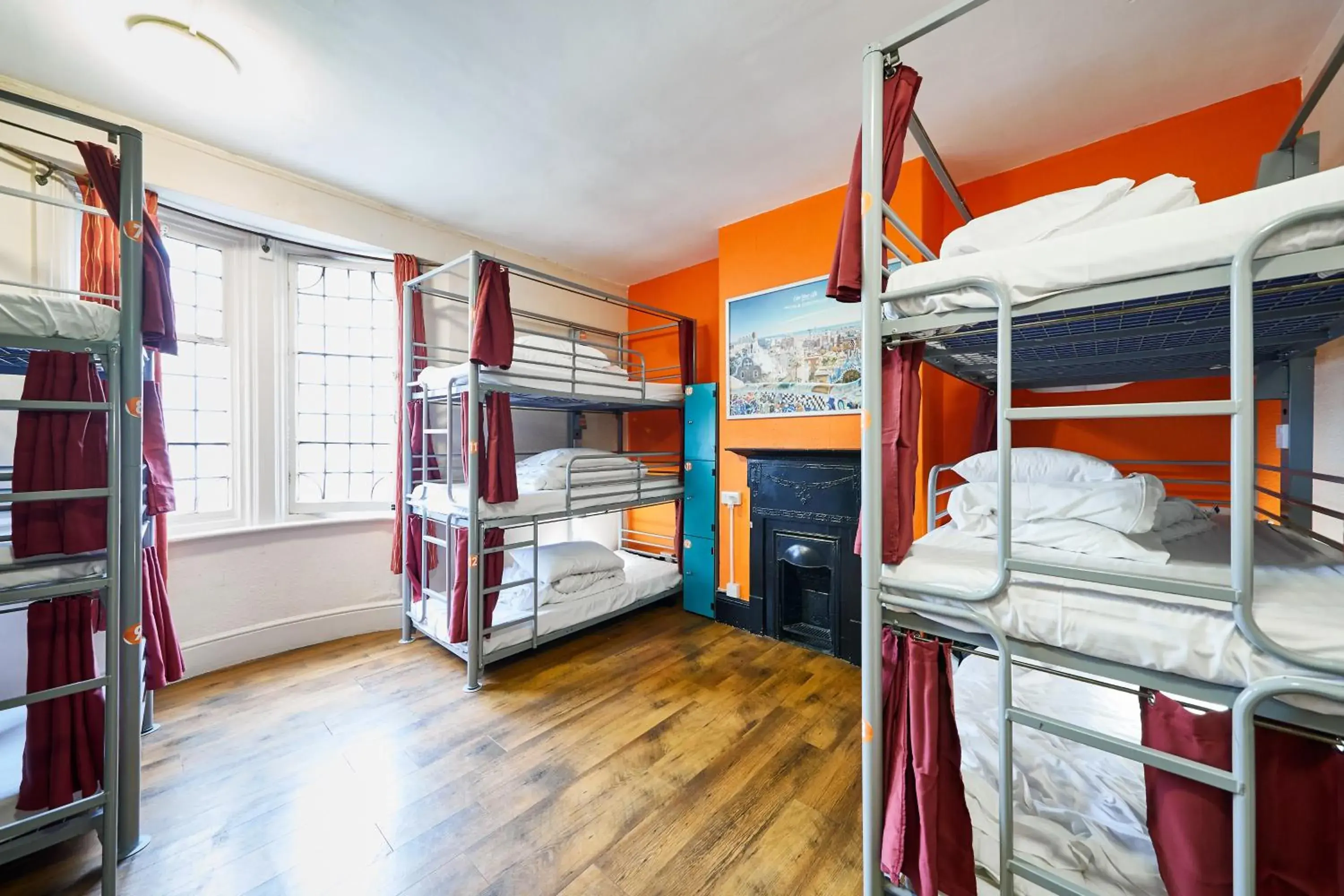 Bed in 12-Bed Mixed Dormitory Room with Shared Bathroom in St Christopher's Hammersmith