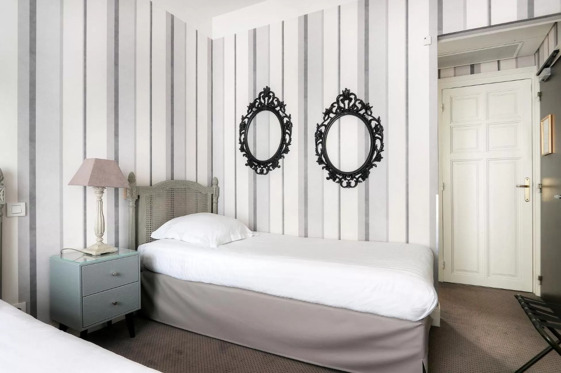 Bed in Best Western Hôtel Brittany La Baule Centre & Plages