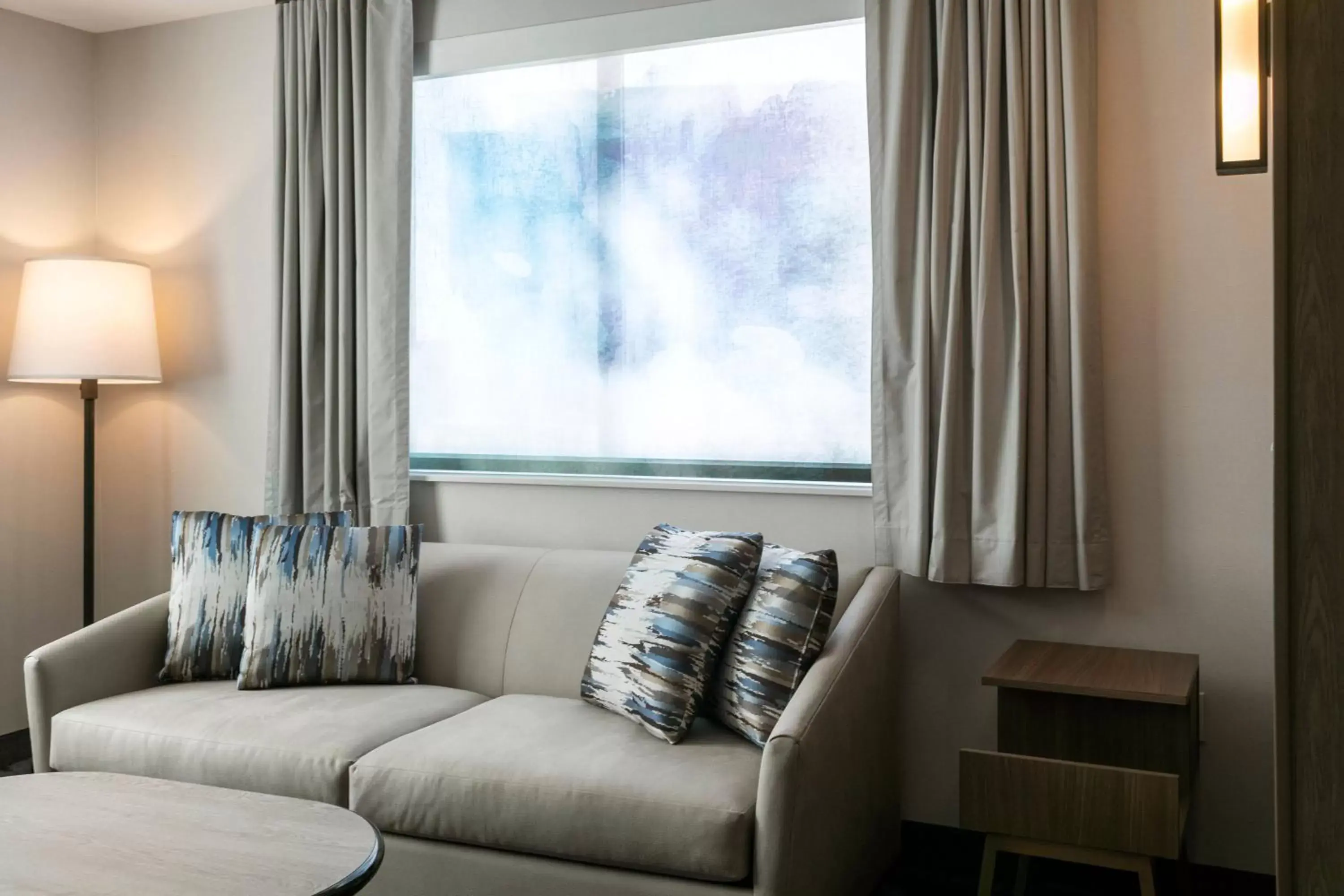 Bedroom, Seating Area in Fairfield Inn & Suites by Marriott San Diego Pacific Beach