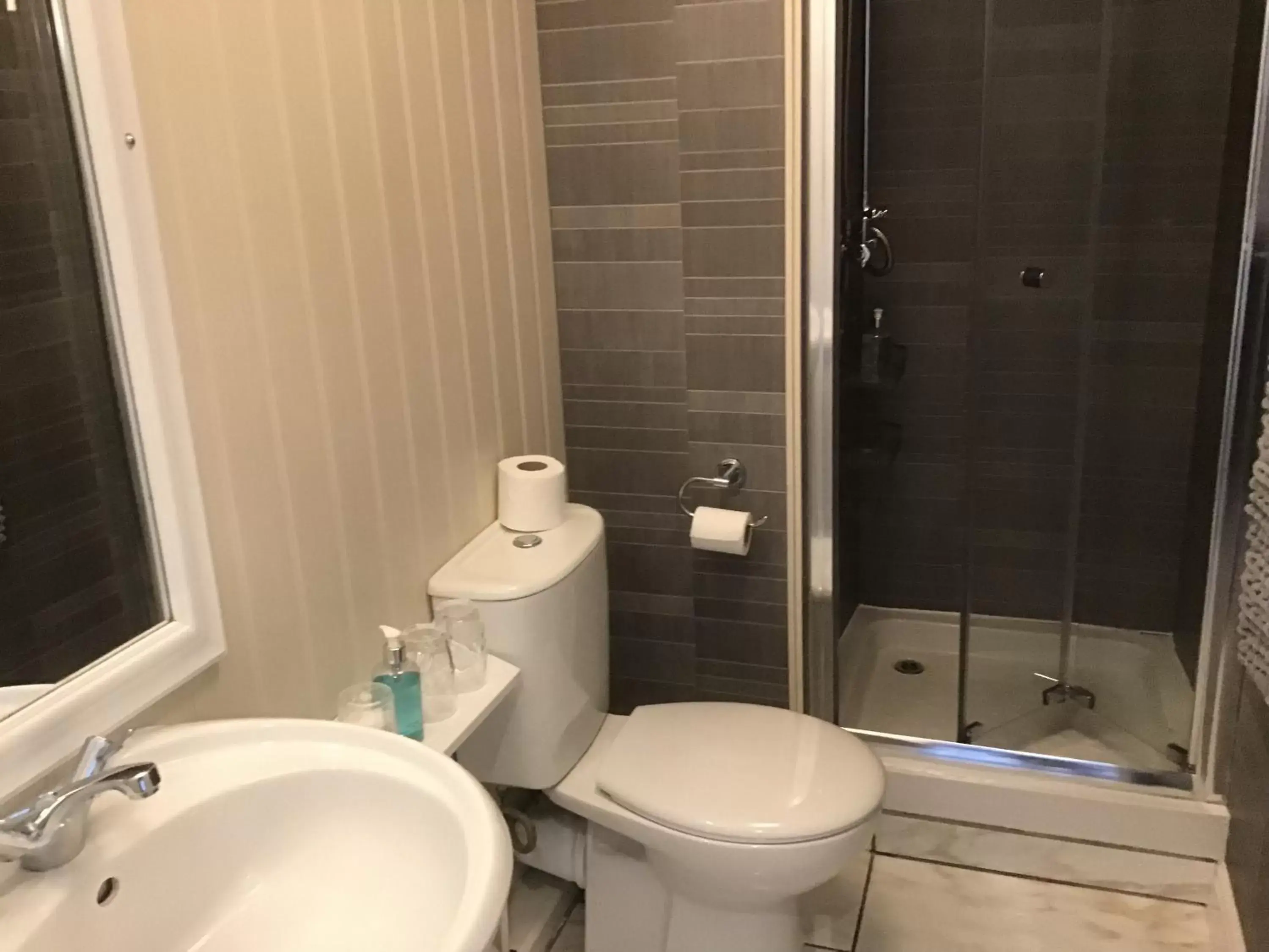 Shower, Bathroom in Torwood House