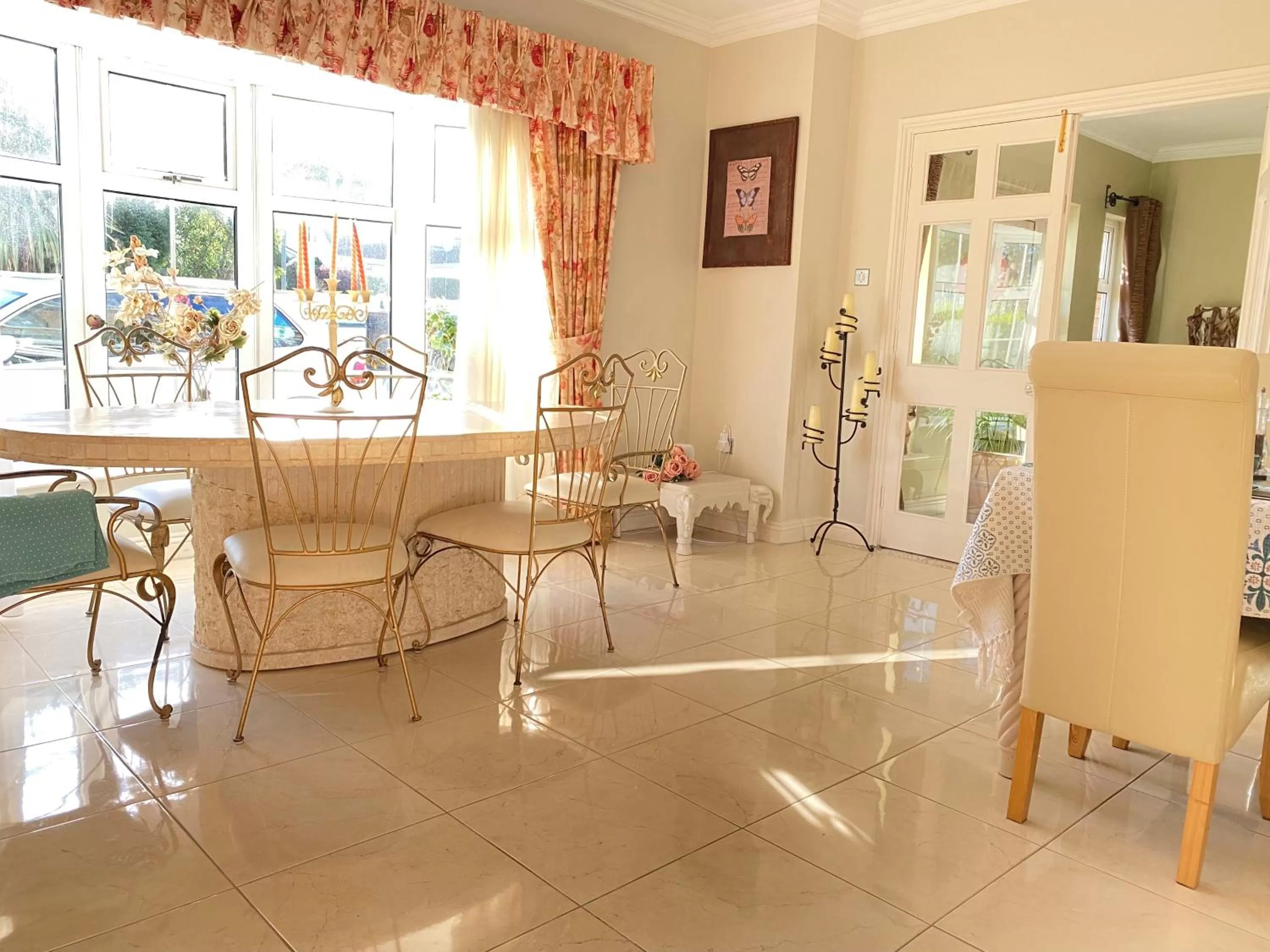 Dining Area in Beaufort House Accomodation