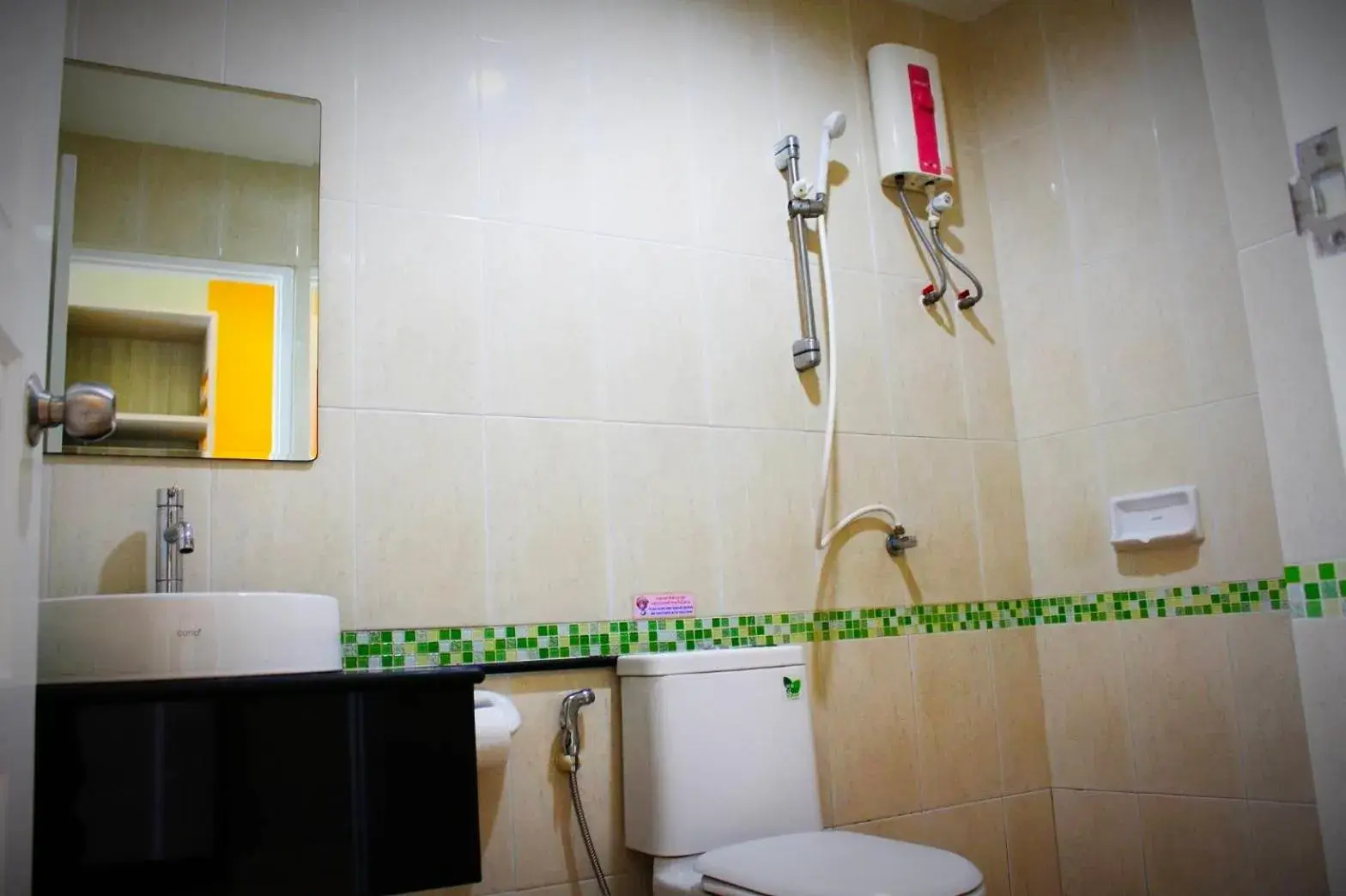 Shower, Bathroom in The Icon Place 1 @ Central Pattaya