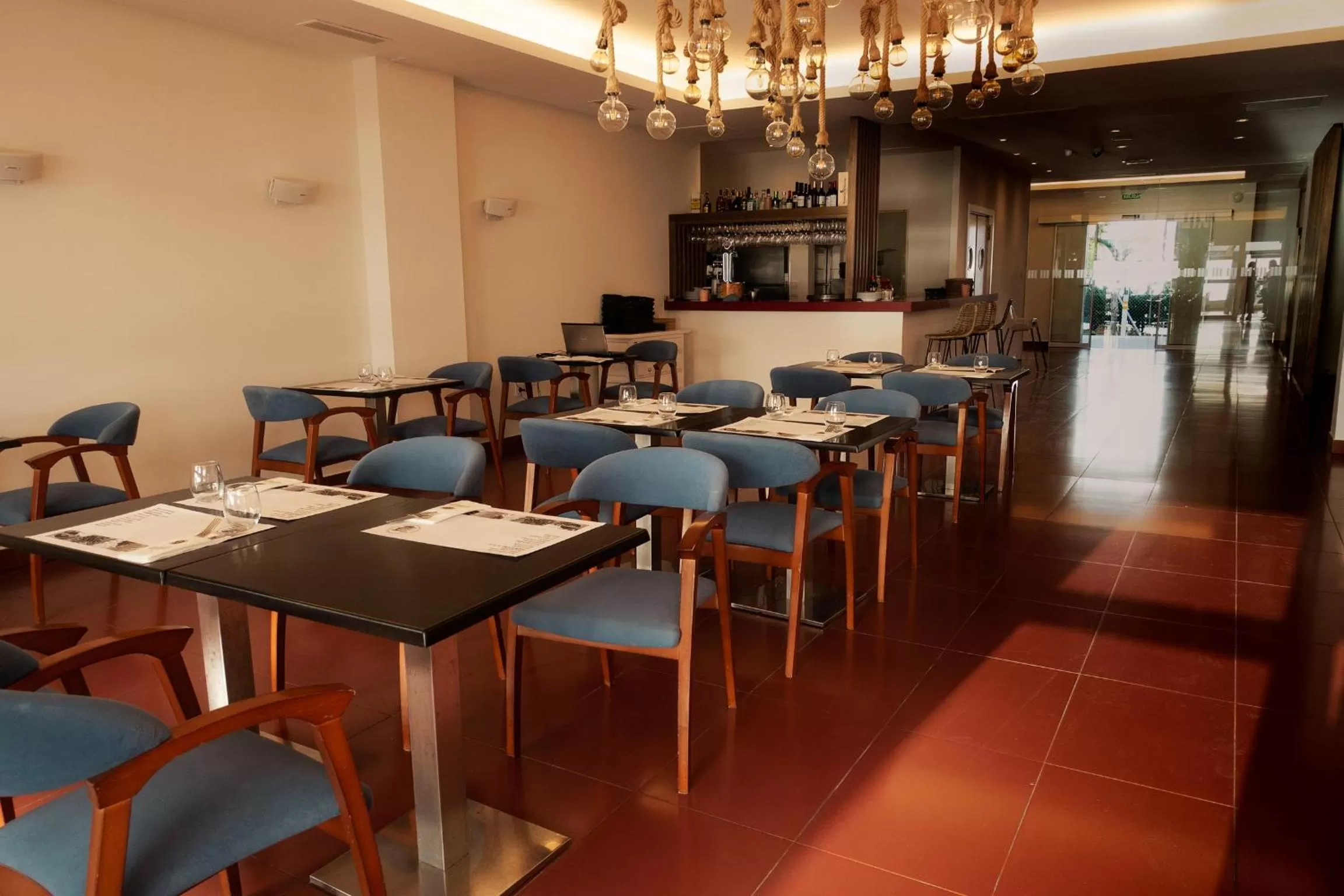 Restaurant/Places to Eat in Hotel Vértice Chipiona Mar