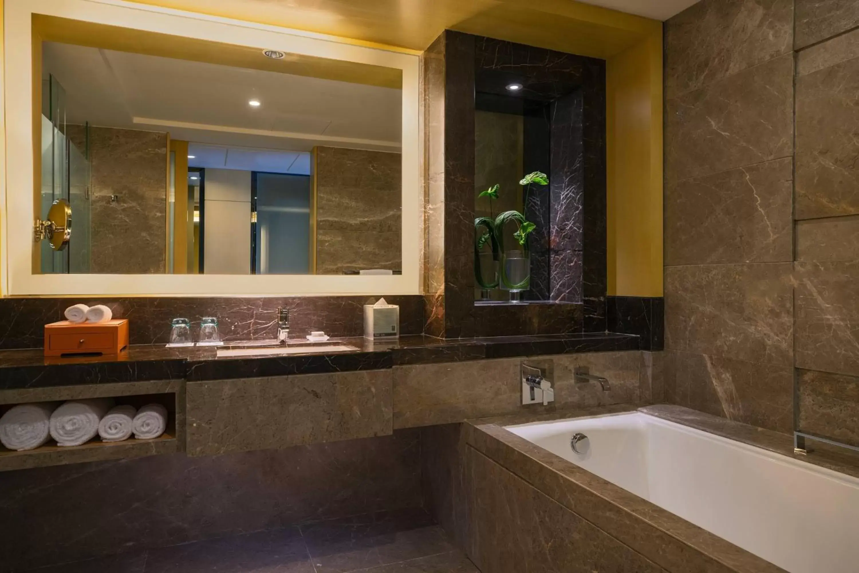 Bathroom in Renaissance Huizhou Hotel