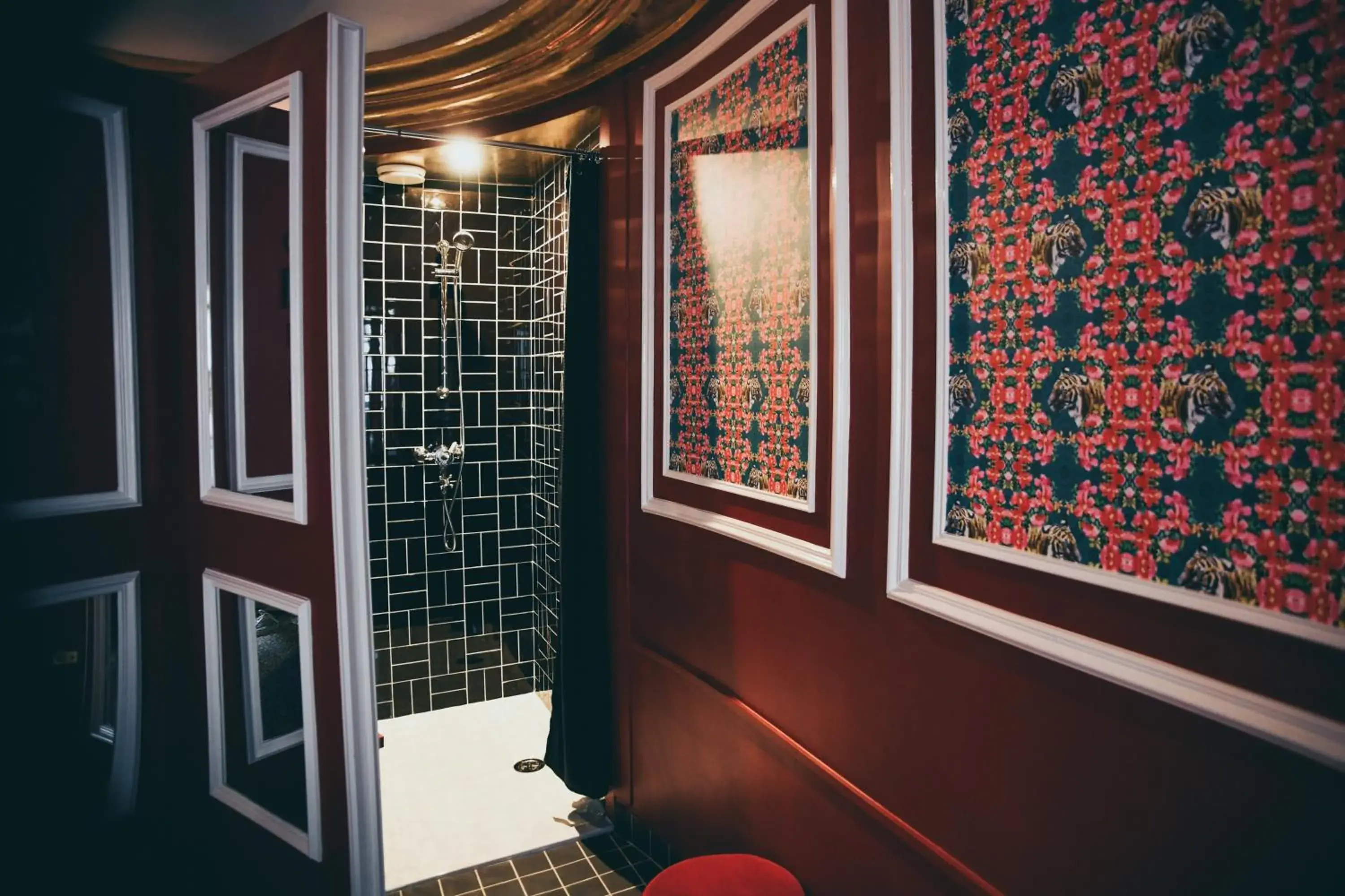 La Mondaine La Mondaine