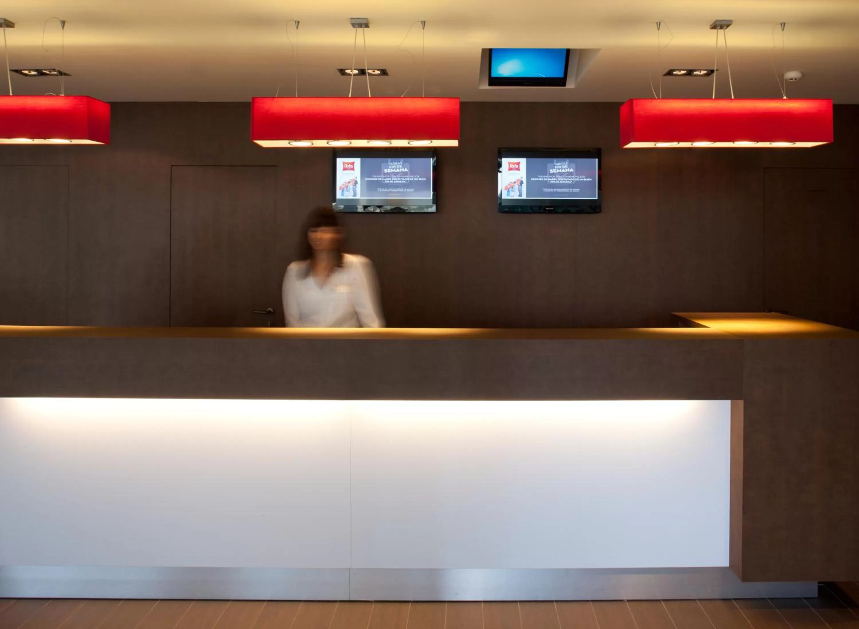 Lobby or reception in Ibis Lleida