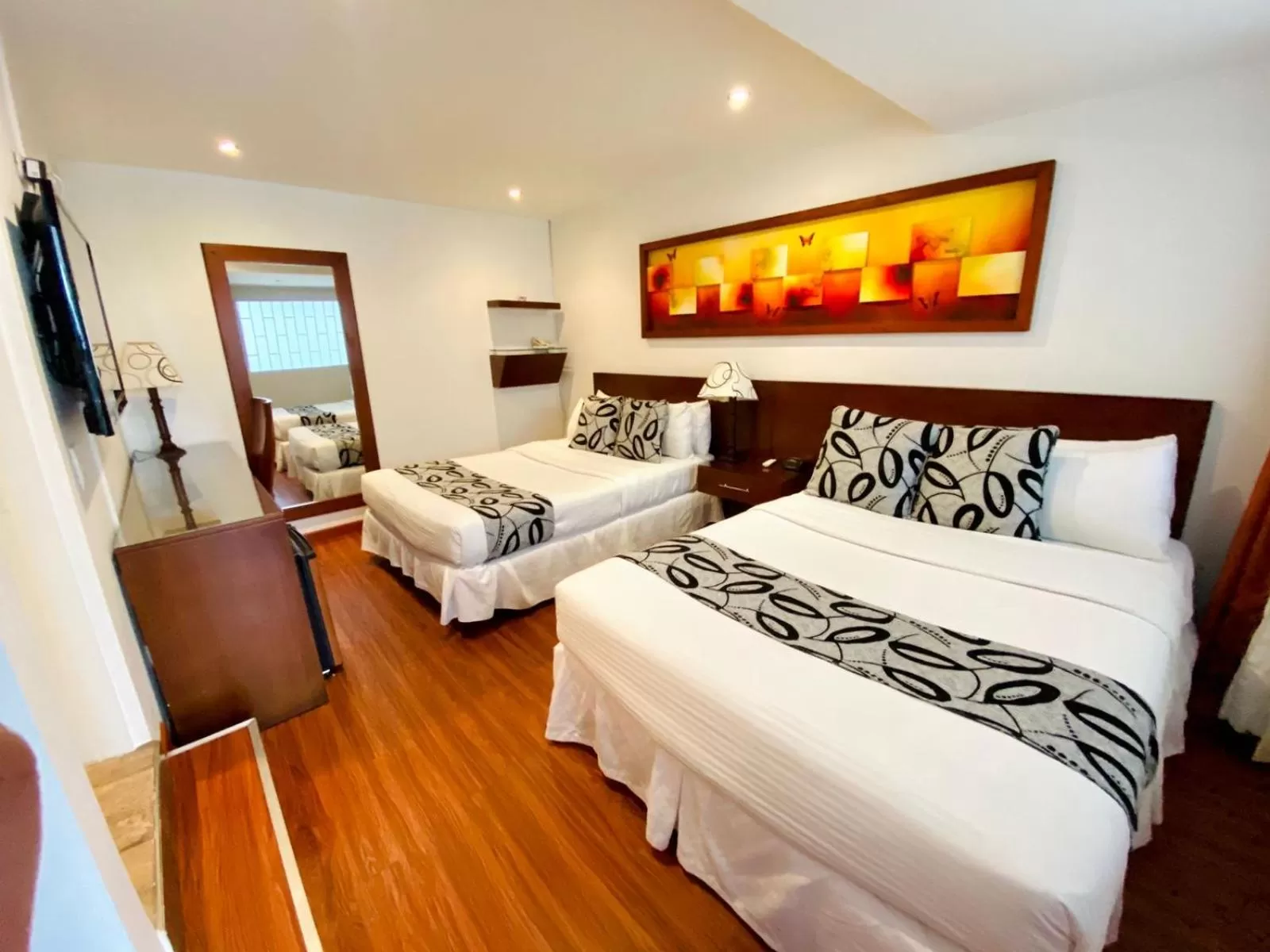 Photo of the whole room in Hotel Marbella Chico