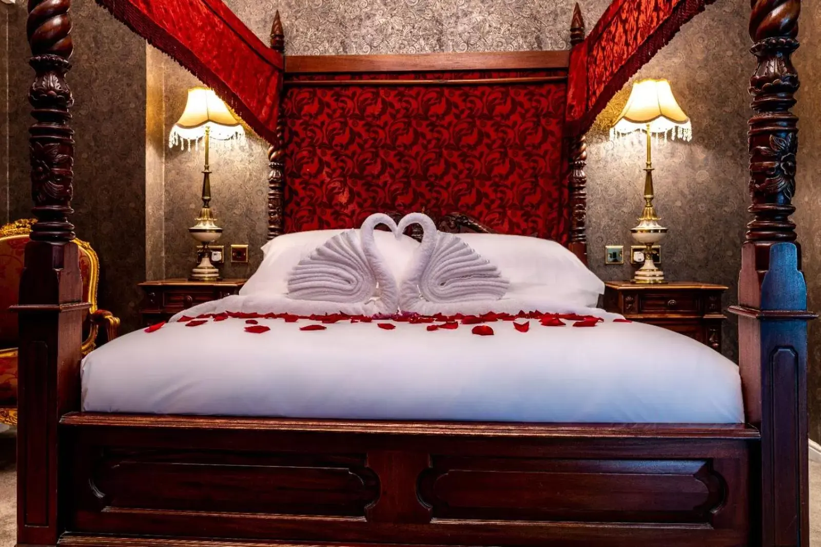 Bed in Melville Castle Hotel