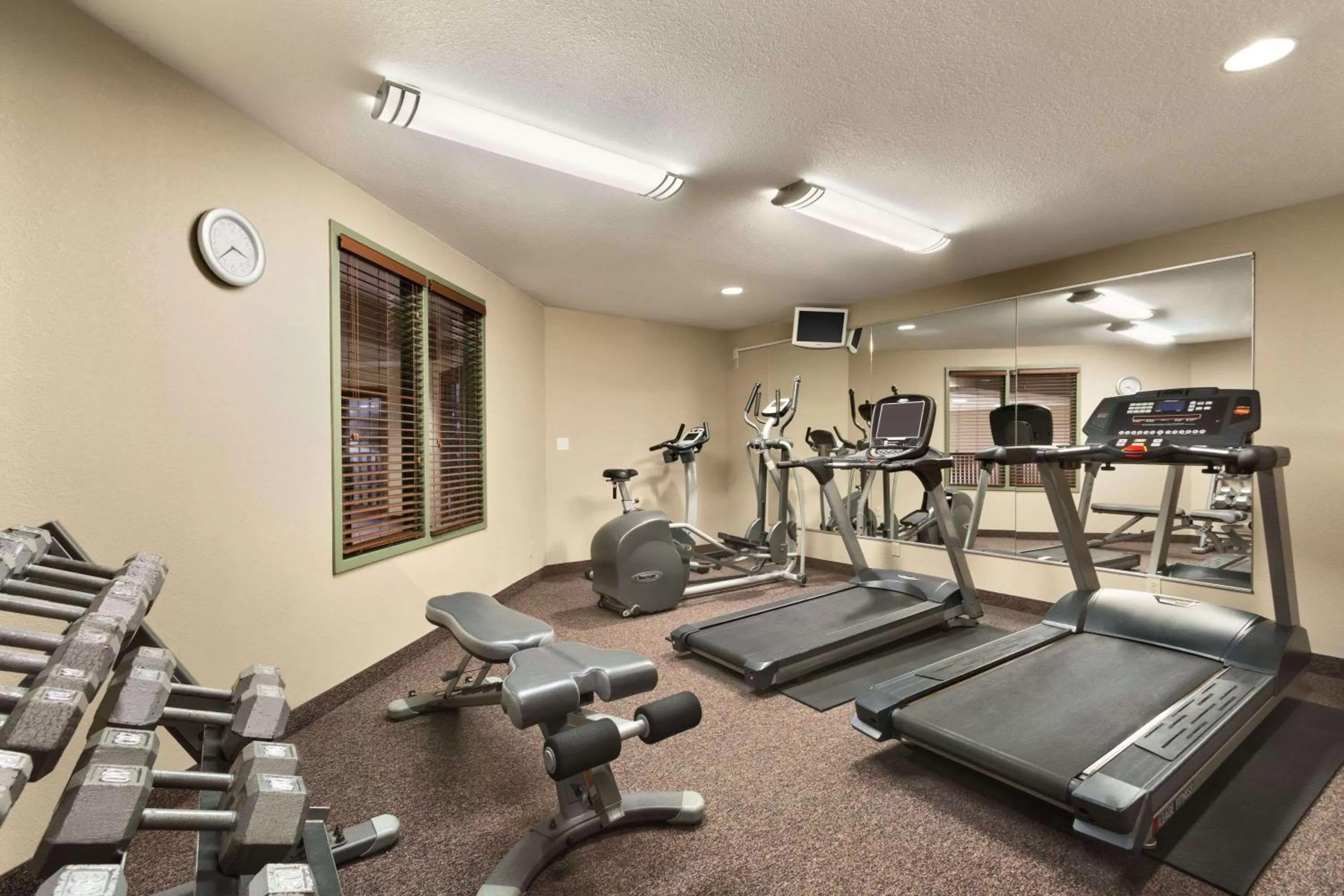 Fitness centre/facilities in Days Inn by Wyndham Thunder Bay North