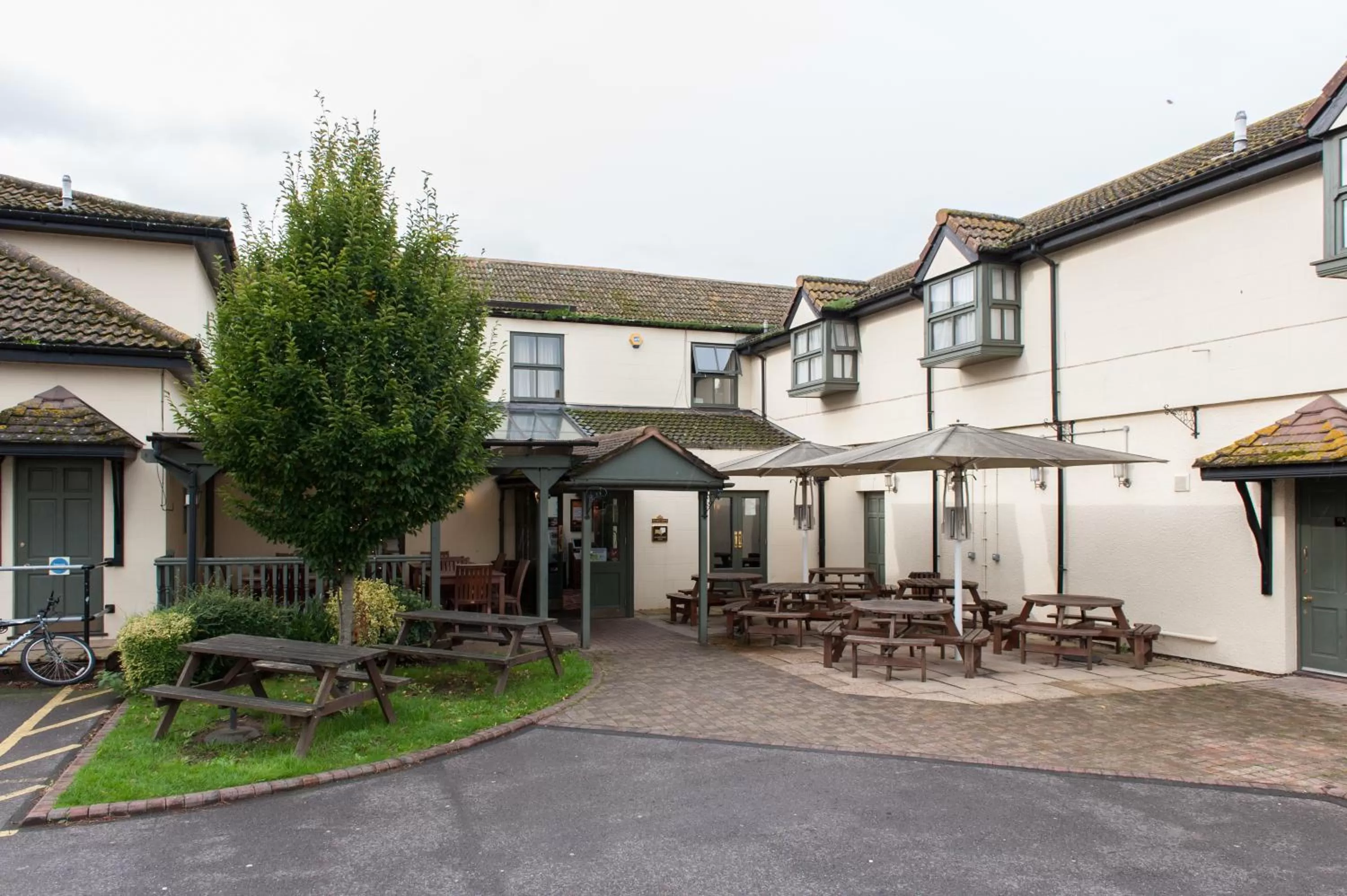 Facade/entrance in Admiral's Table, Bridgwater by Marston's Inns