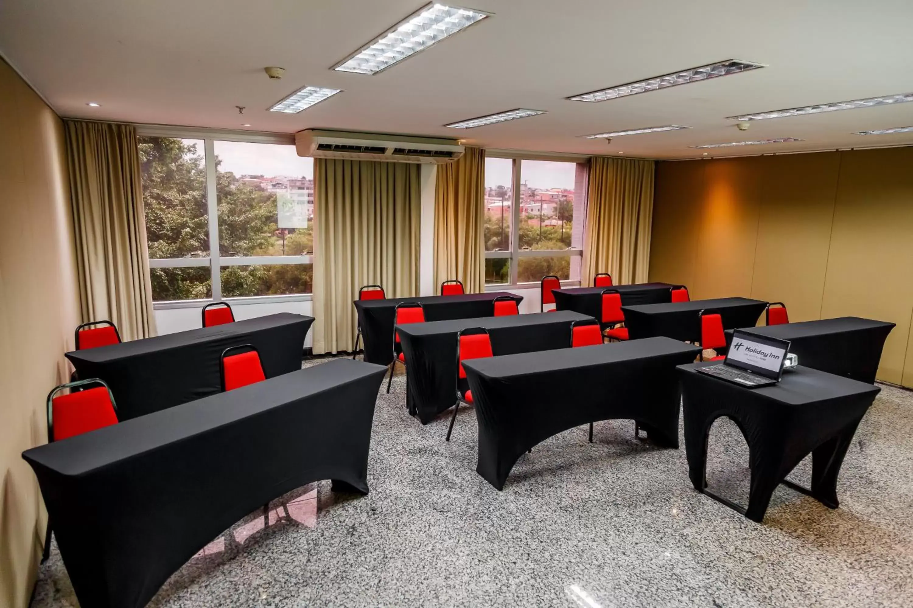 Meeting/conference room in Holiday Inn Manaus, an IHG Hotel