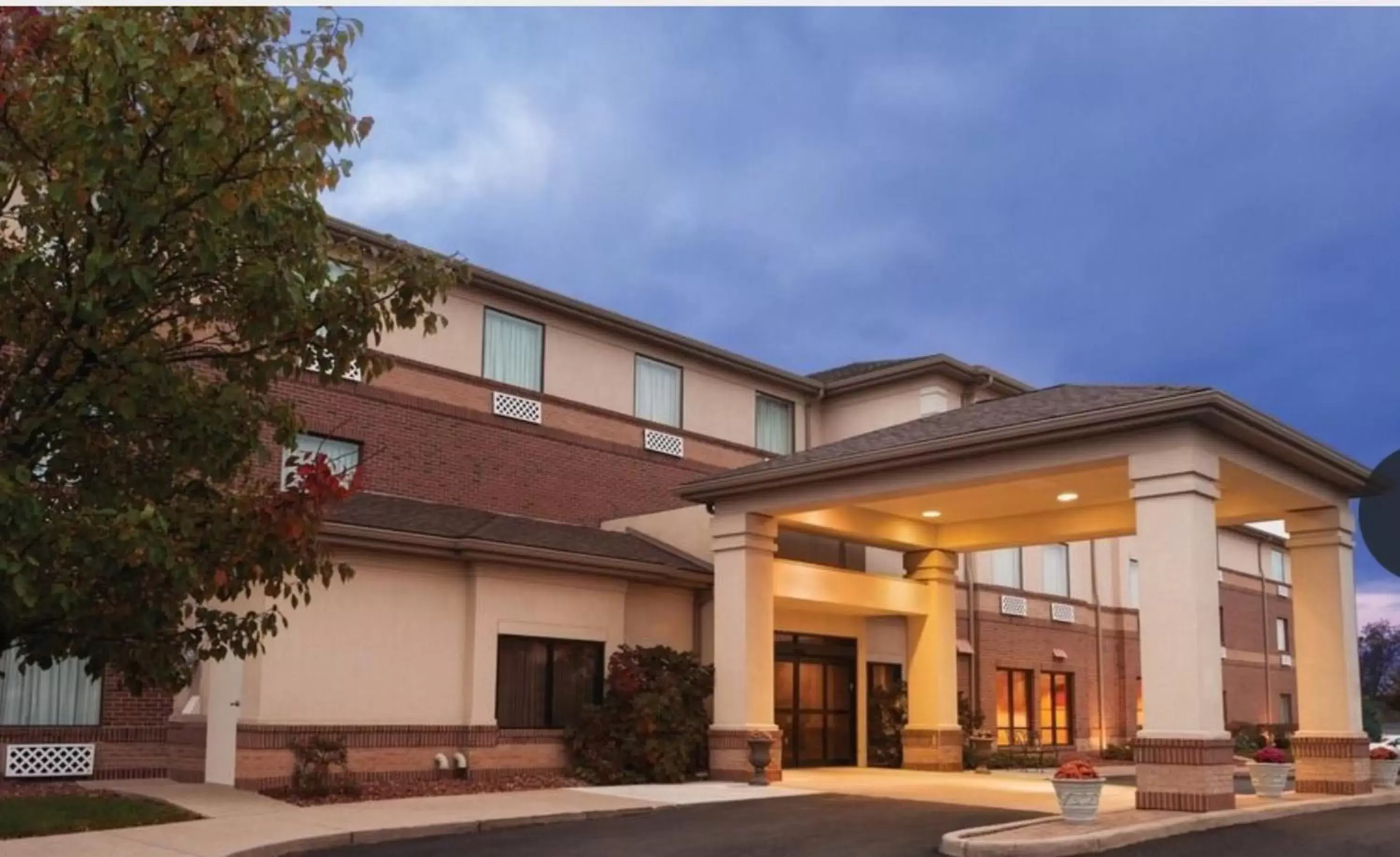 Property Building in Country Inn & Suites by Radisson, Dayton South, OH