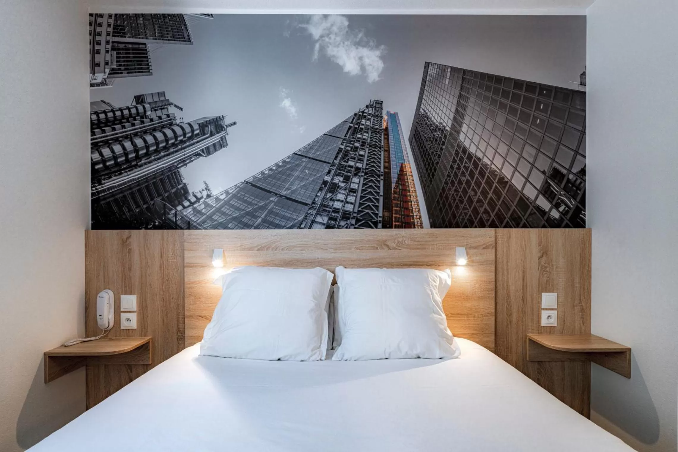 Bed in Kyriad Annemasse - Geneve