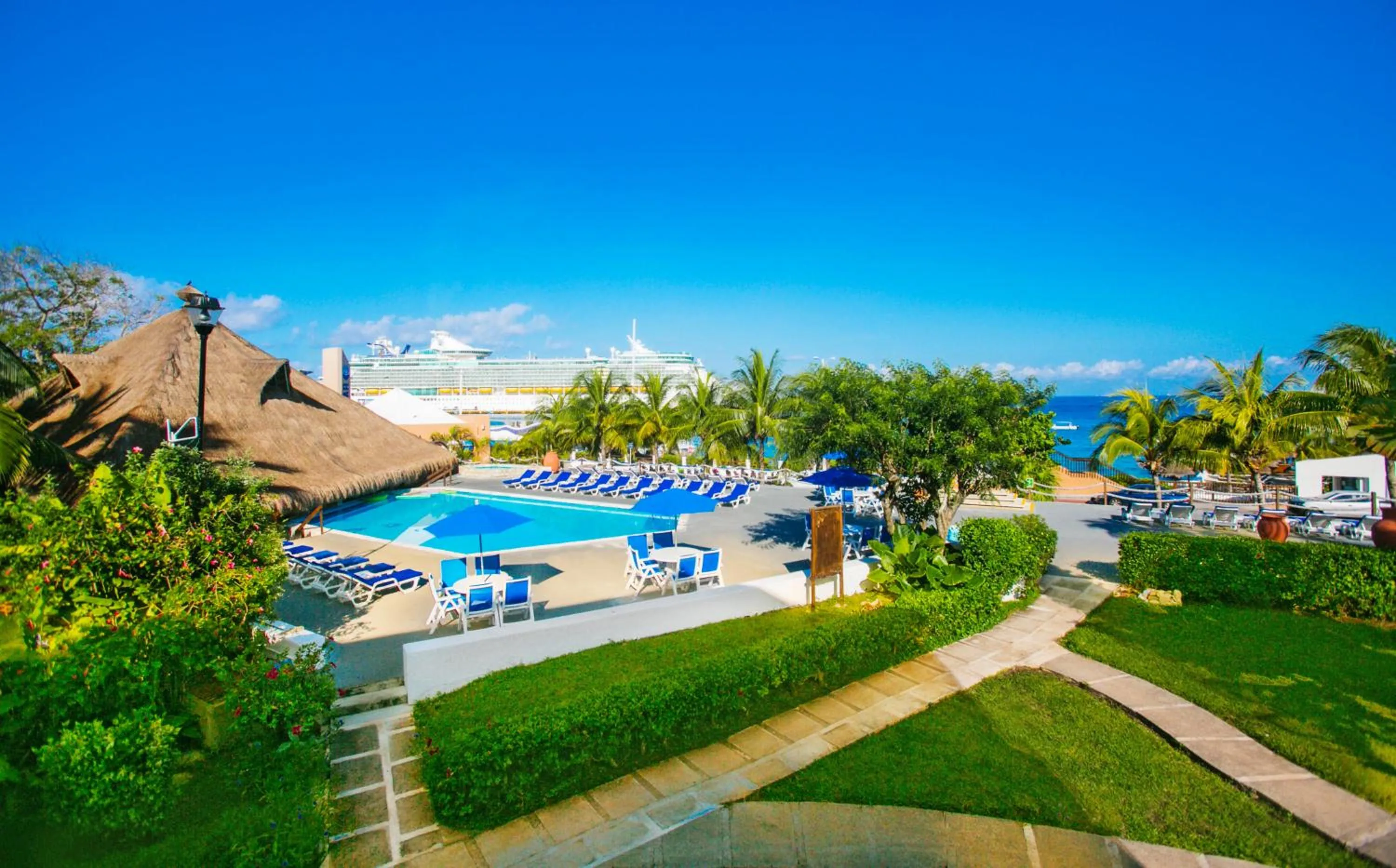 Garden in Casa del Mar Cozumel Hotel & Dive Resort with free access to an exclusive beach club