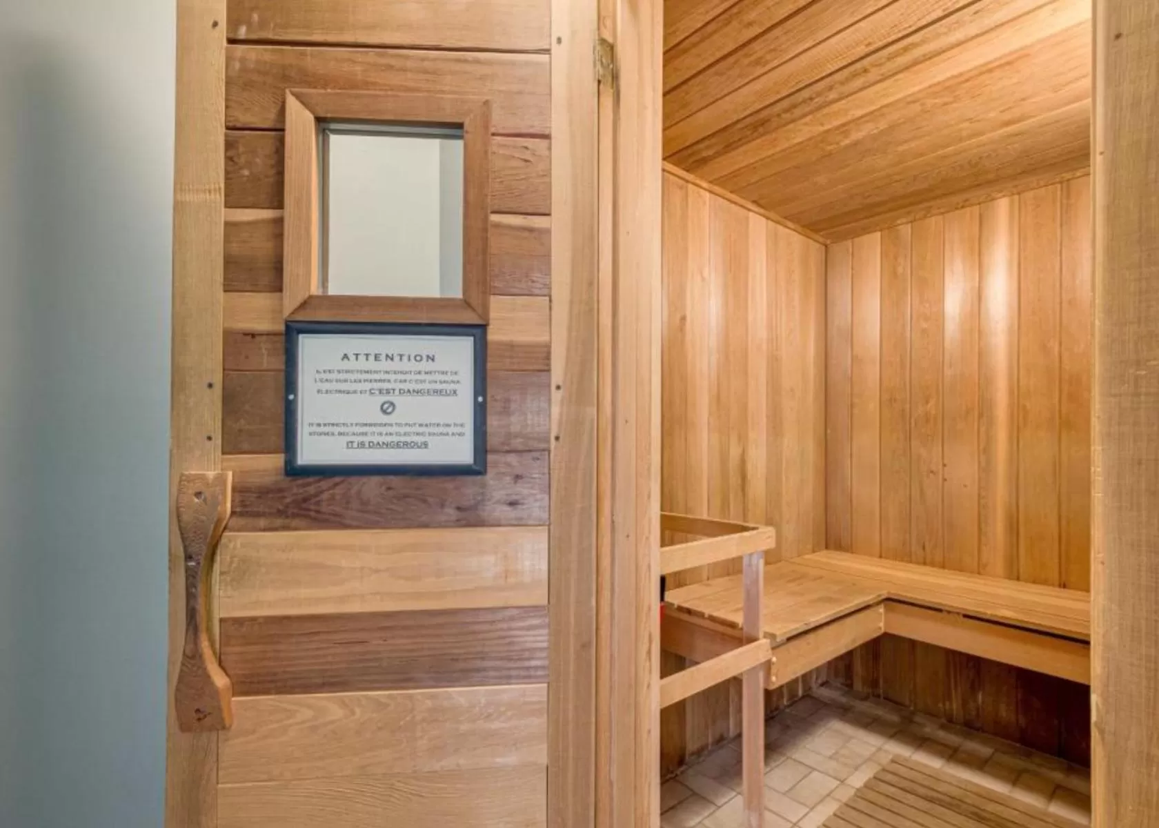 Sauna in Magog Waterfront Condo