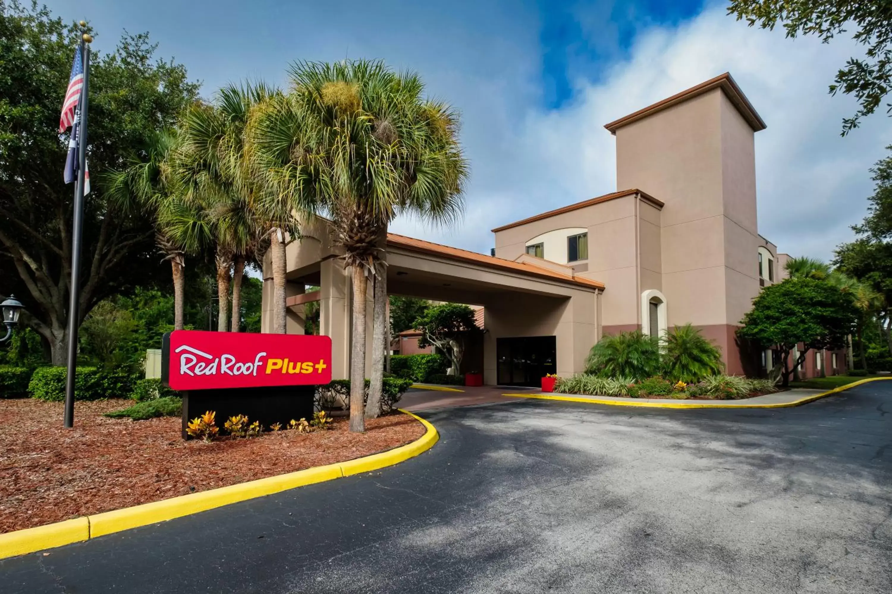 Property Building in Red Roof Inn PLUS+ Palm Coast