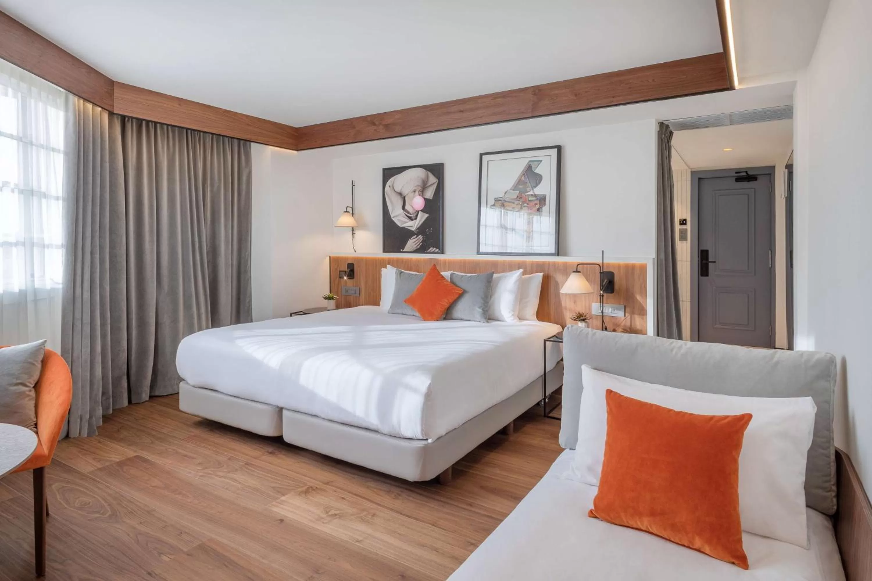 Photo of the whole room, Bed in Melia White House Hotel