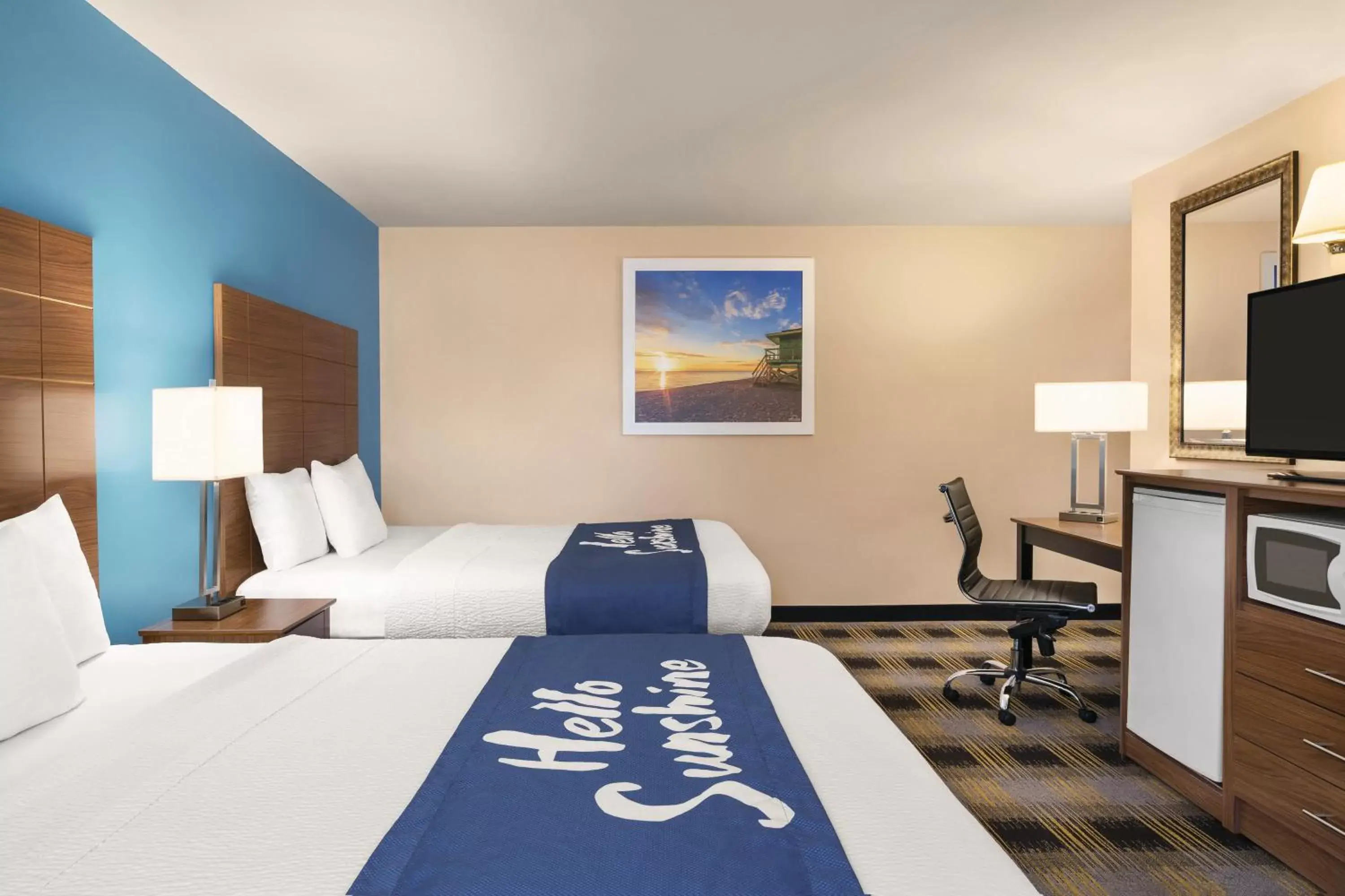 Photo of the whole room, Bed in Days Inn by Wyndham Middletown/Newport Area