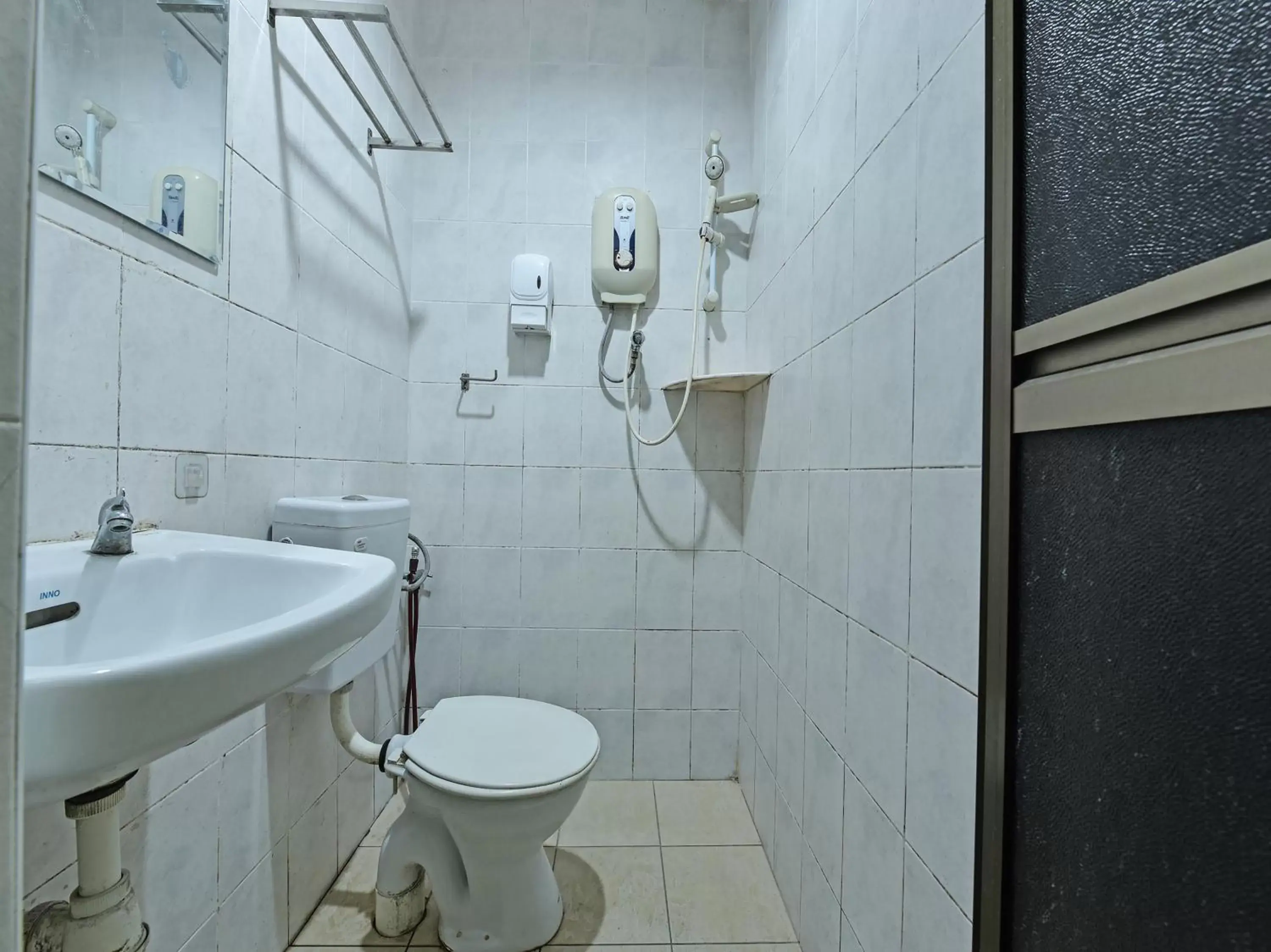 Bathroom in OYO 44036 Hotel De Perdana Hill