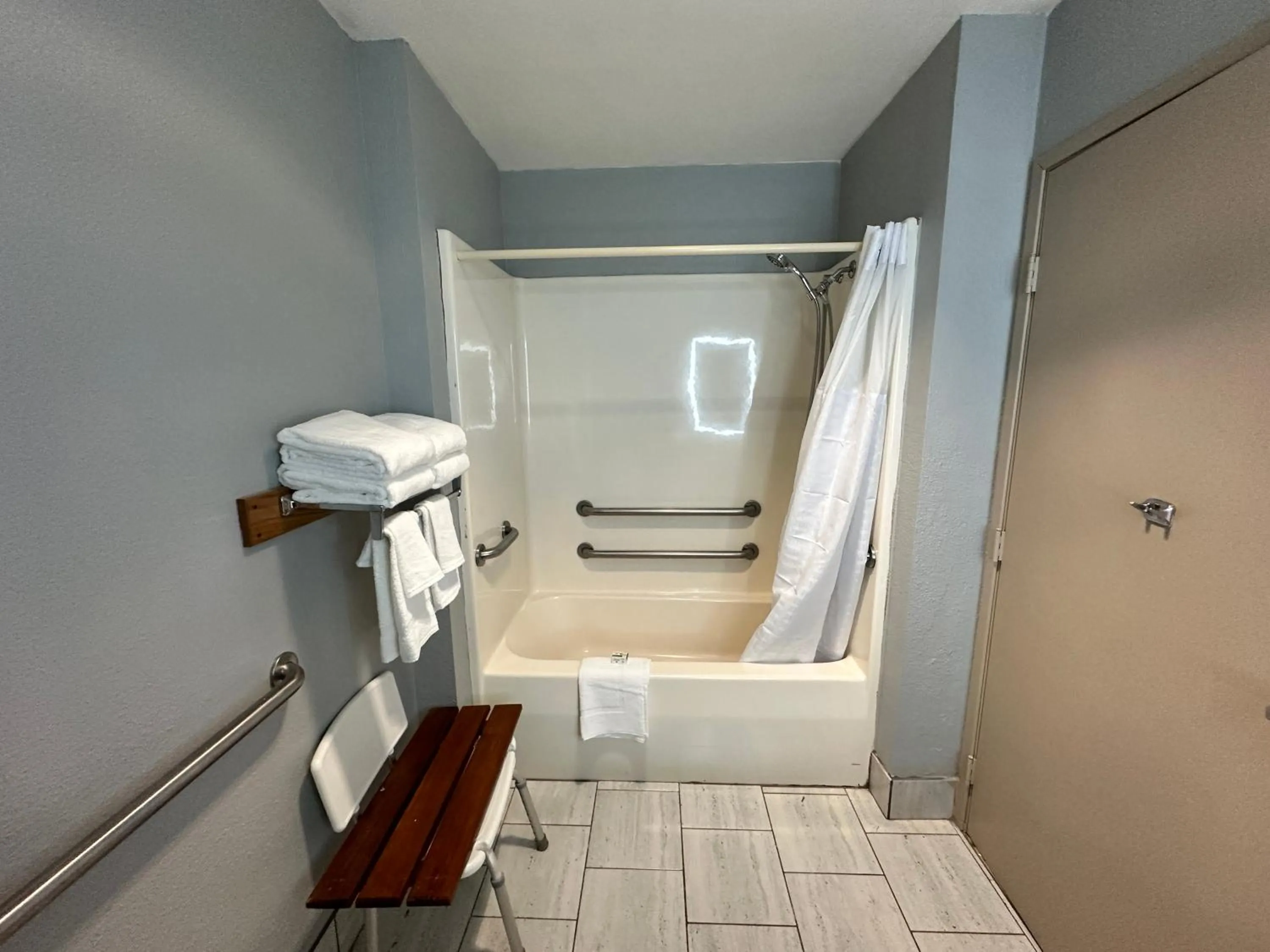 Bathroom in Quality Inn Reedsburg