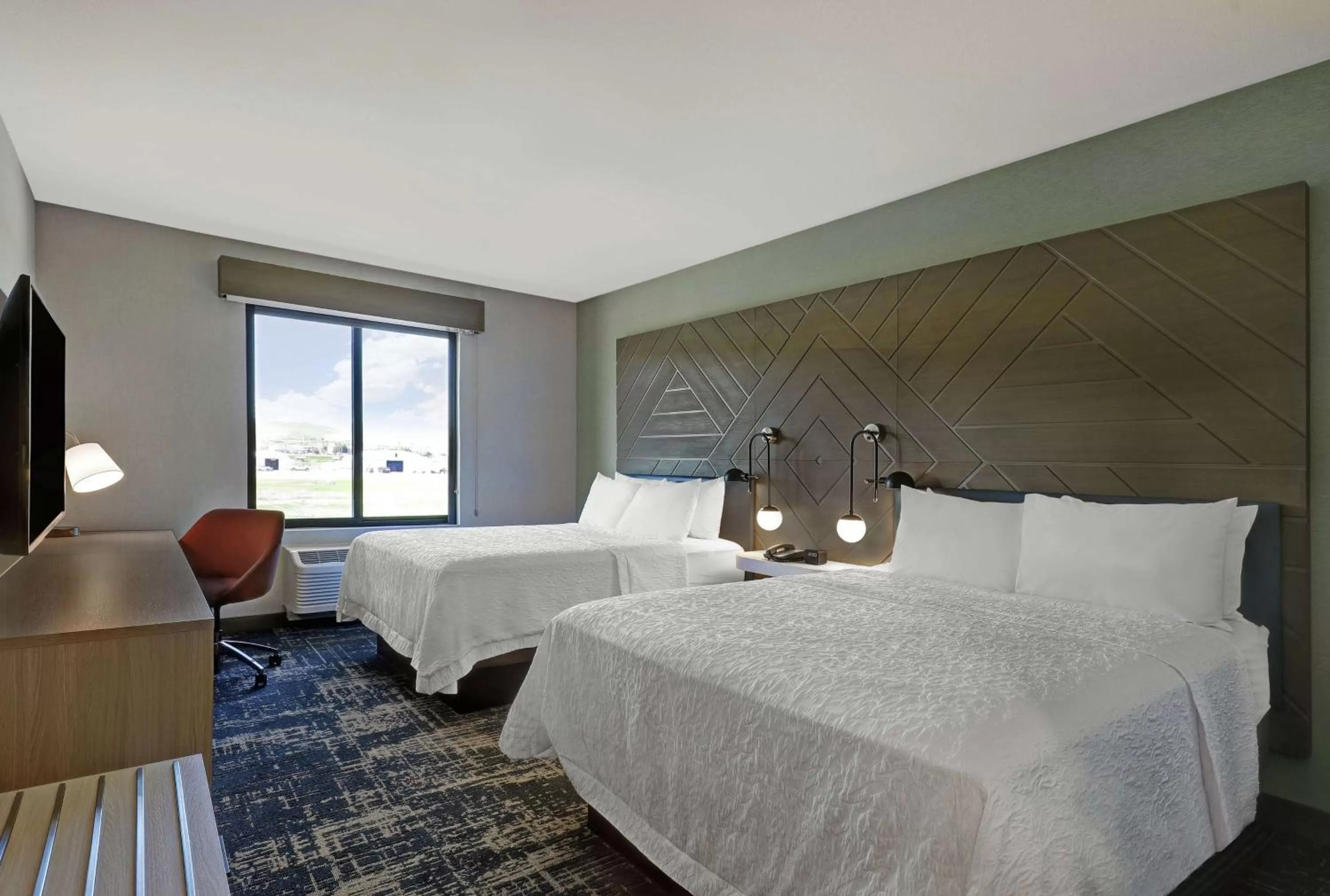 Bedroom, Bed in Hampton Inn Patterson, Ca