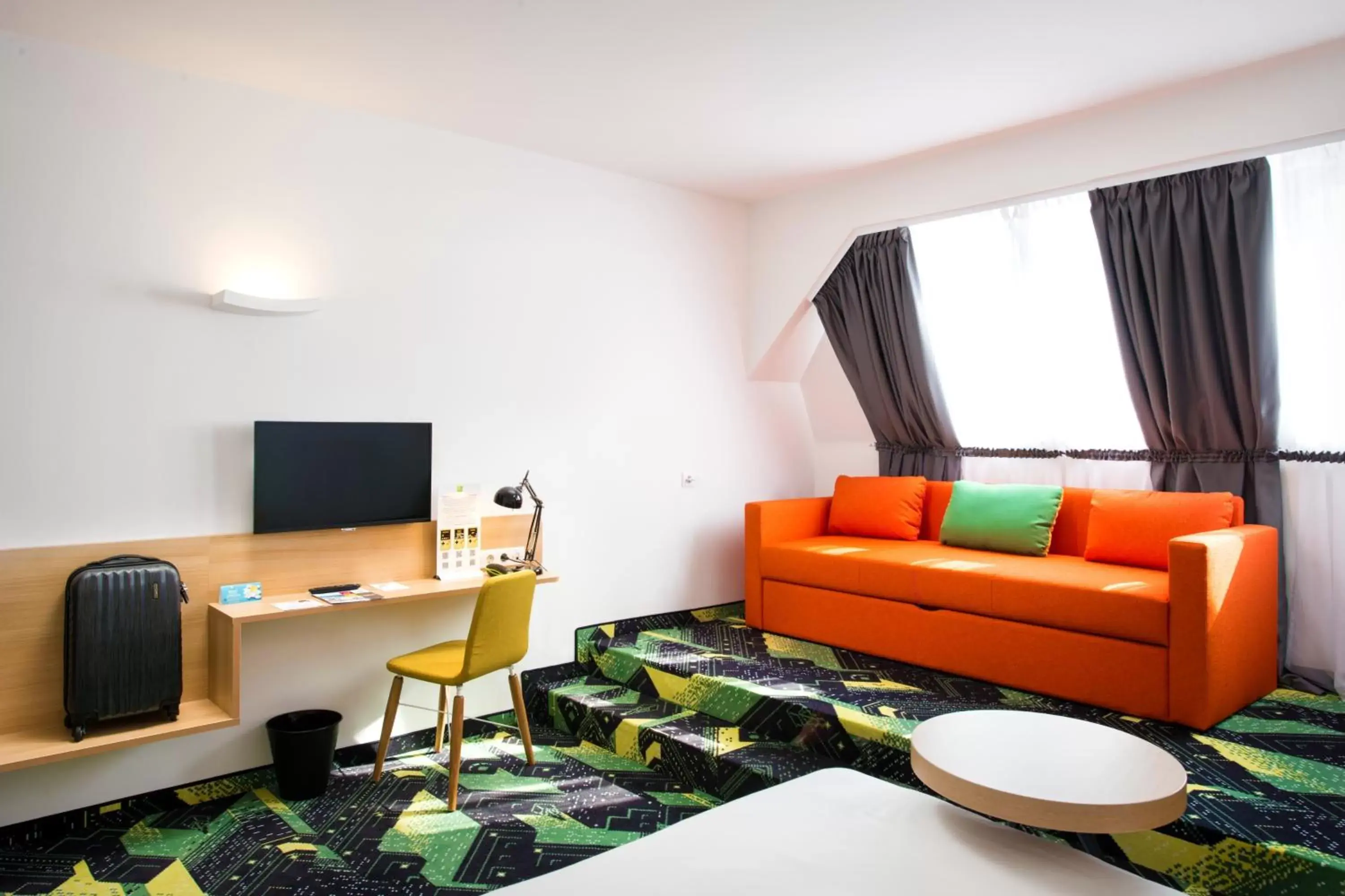 Bedroom, Seating Area in Ibis Styles Budapest Center